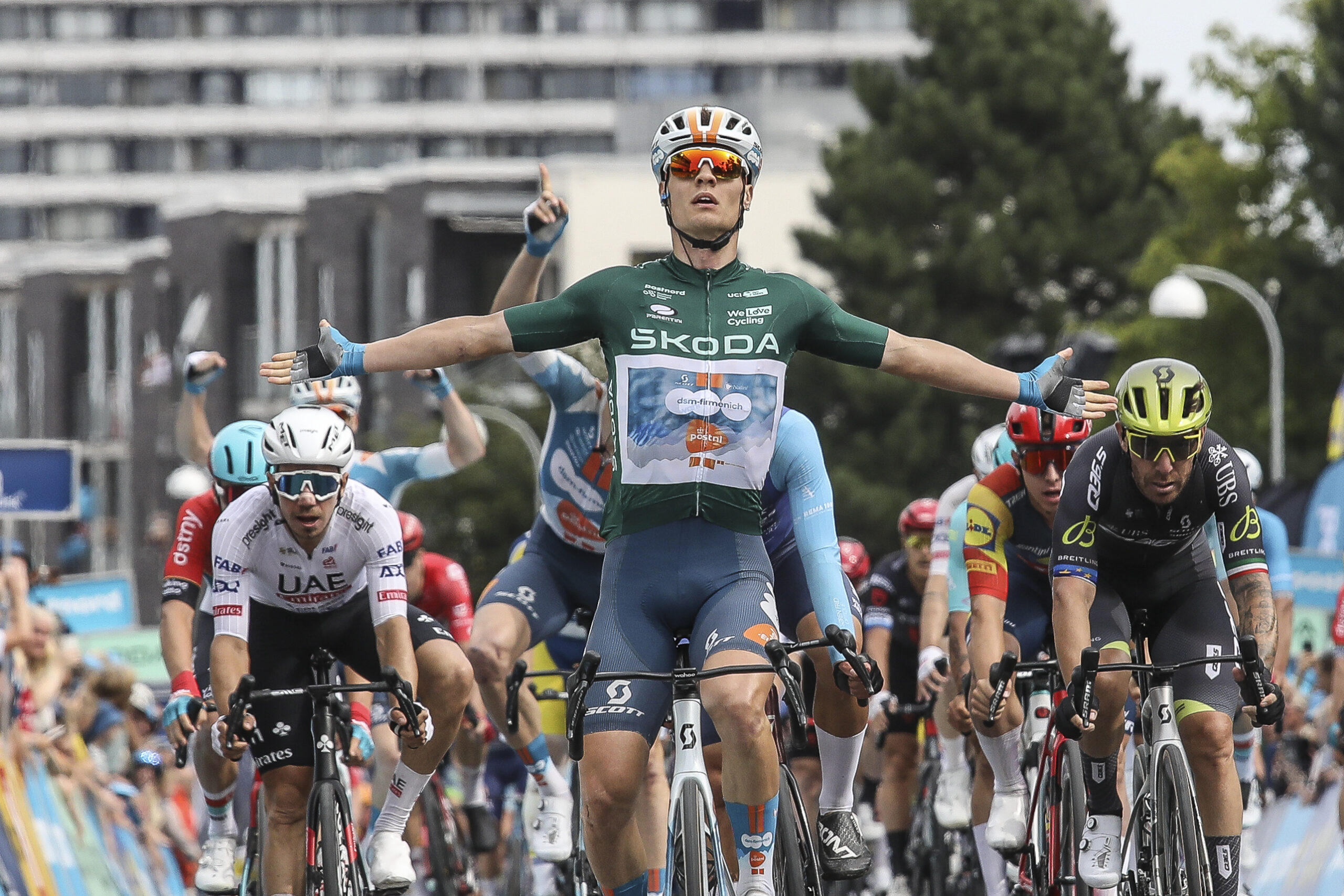 Tobias Lund Andresen vence etapa final da PostNord Danmark Rundt! Arnaud De Lie conquista geral!