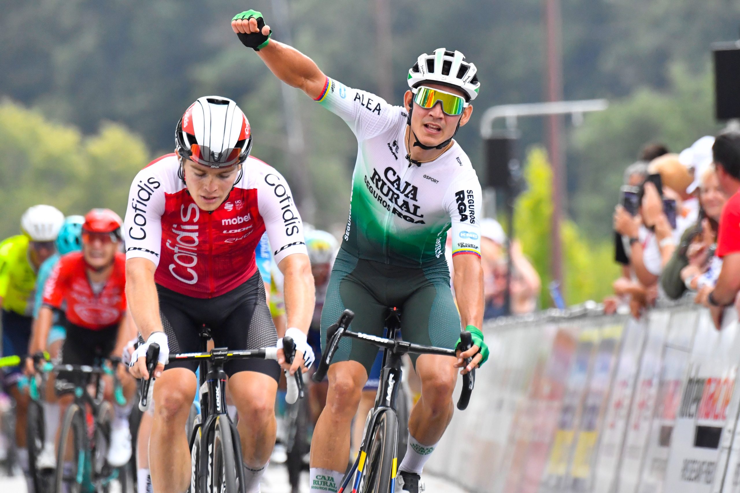 Orluis Aular triunfa em Auzances e é o primeiro líder do Tour du Limousin!