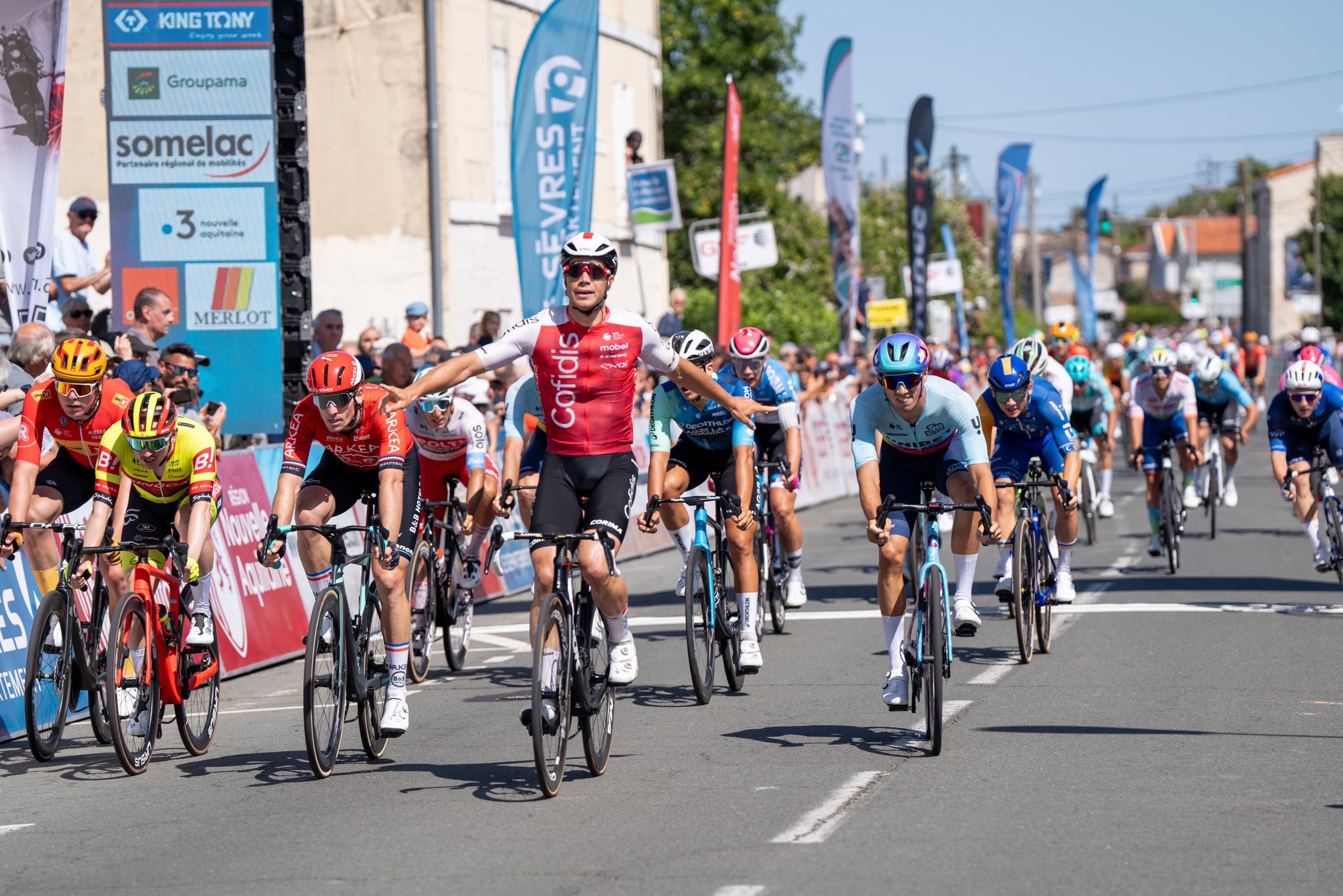 Milan Fretin triunfa na etapa 2 do Tour du Poitou-Charentes! Fredrik Dversnes segue líder!