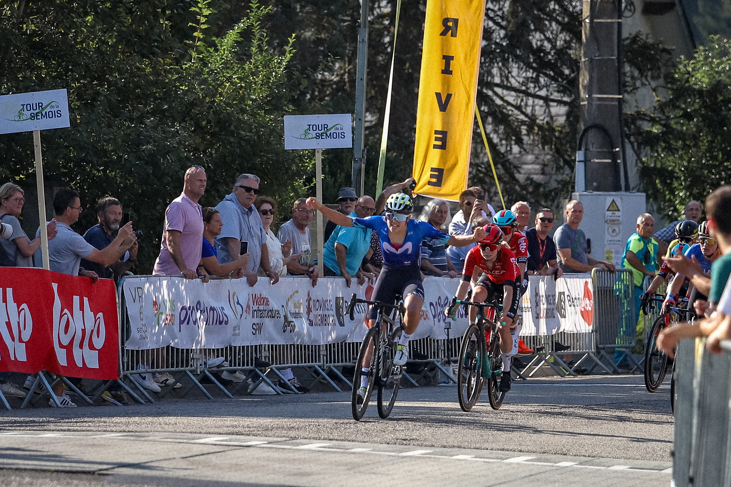 Cat Ferguson estreia-se a vencer nas elites na etapa 1 do AG Tour de la Semois!