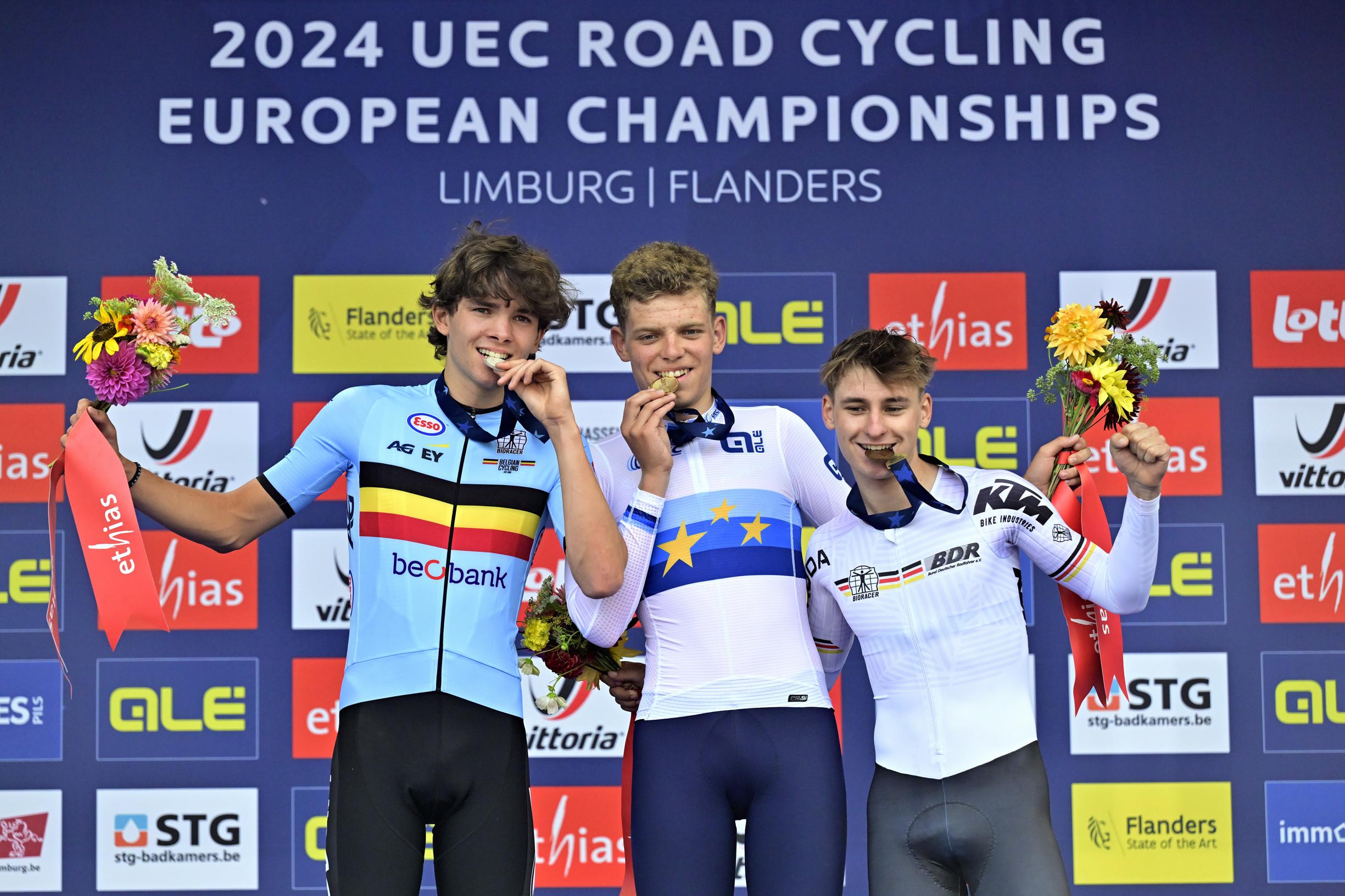O Pódio do contrarrelógio dos Campeonatos da Europa dos Juniores masculinos com Jasper Schoofs, Michiel Mouris e Paul Fietzke (Foto: BELGA)