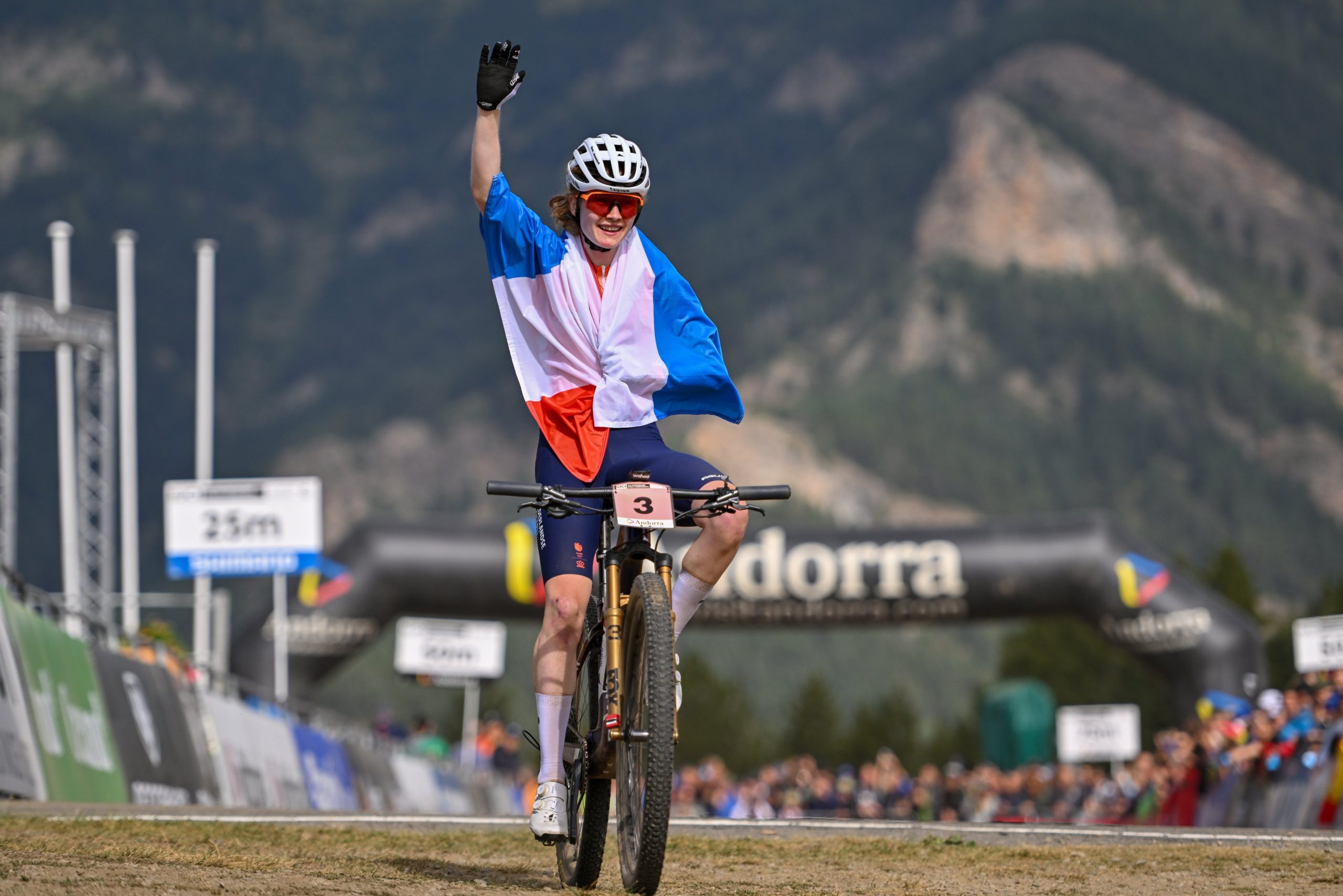 Puck Pieterse é a nova Campeão do Mundo de XCO! Isabella Holmgren faz a dobradinha nas Sub-23!