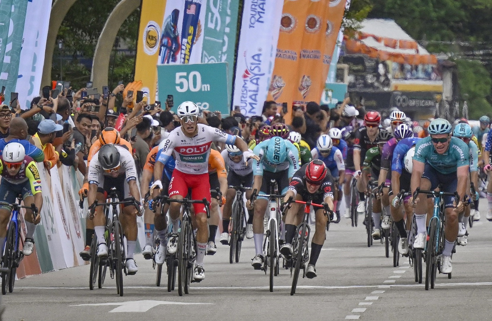 Matteo Malucelli vence etapa 2 do Tour de Langkawi! Gleb Syritsa segue líder!