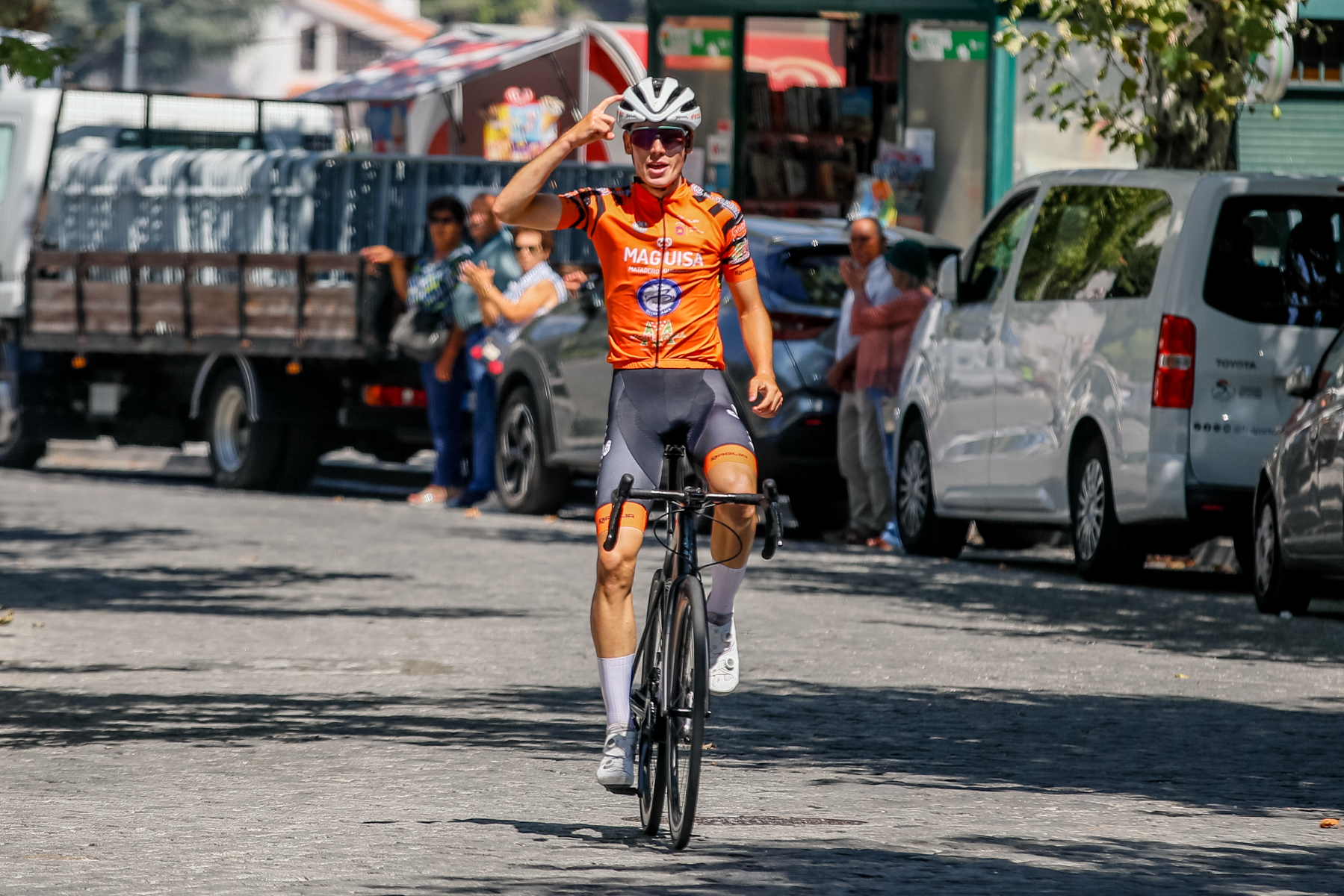 Emilio Garcia vence na Covilhã e Jurgen Zomermaand conquista Volta a Portugal Júnior!