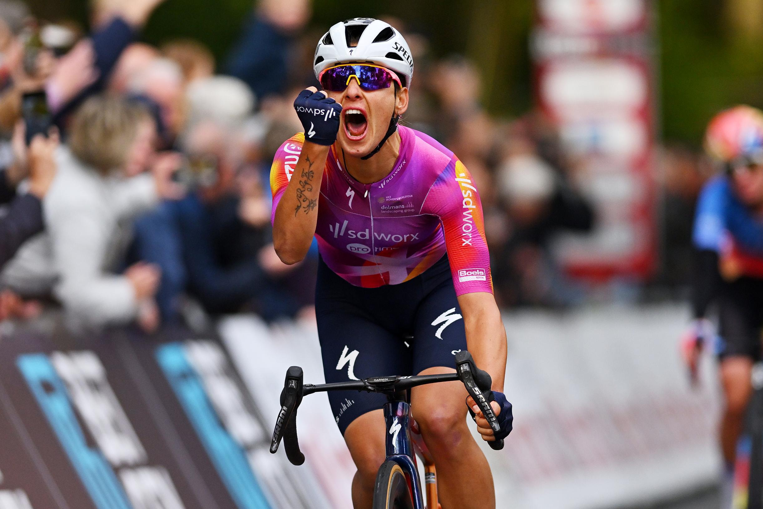 Barbara Guarischi triunfa em Ede! Franziska Koch é a nova líder do Simac Ladies Tour!