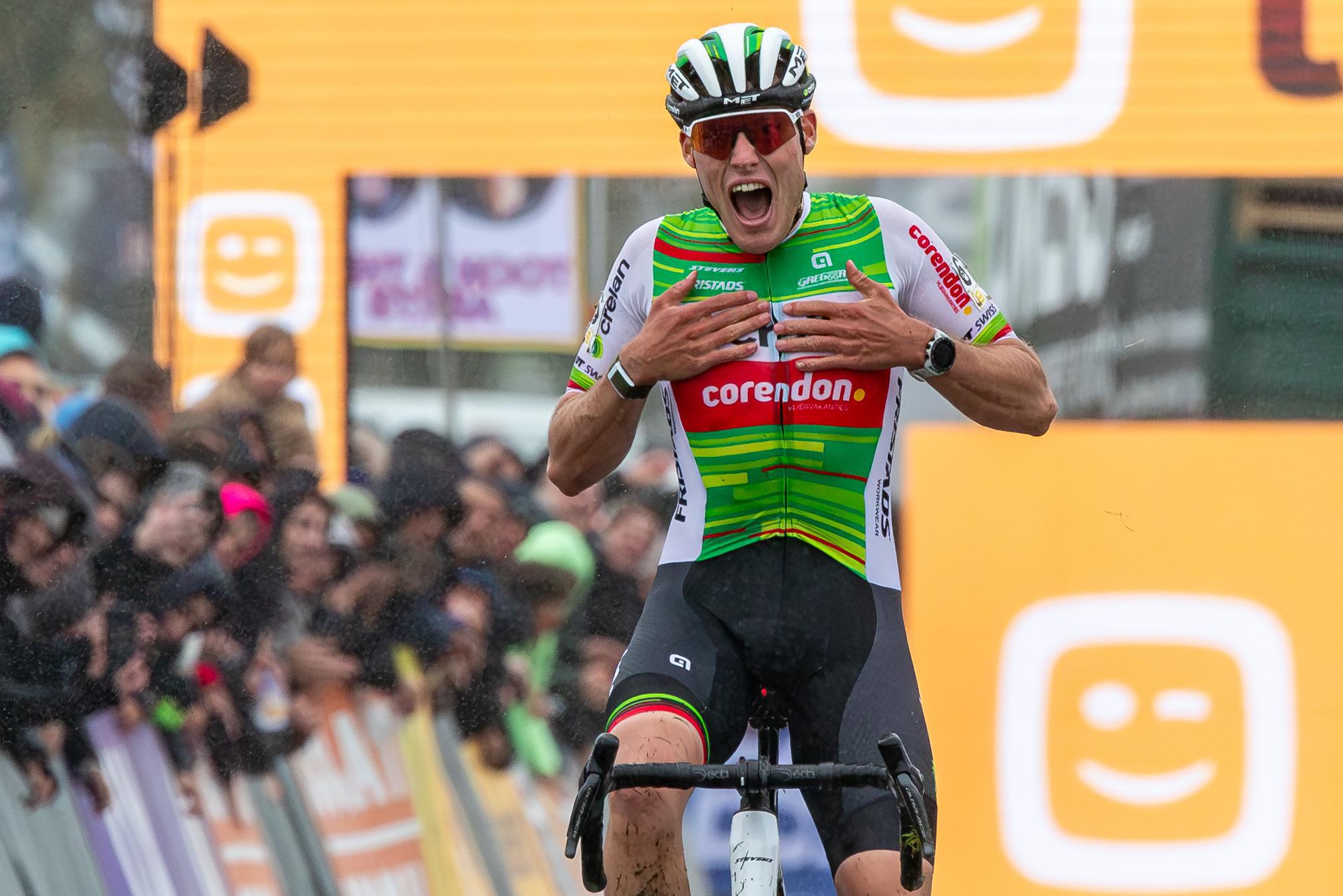 Joran Wyseure surpreende e conquista a Telenet SuperPrestige em Ruddervoorde!