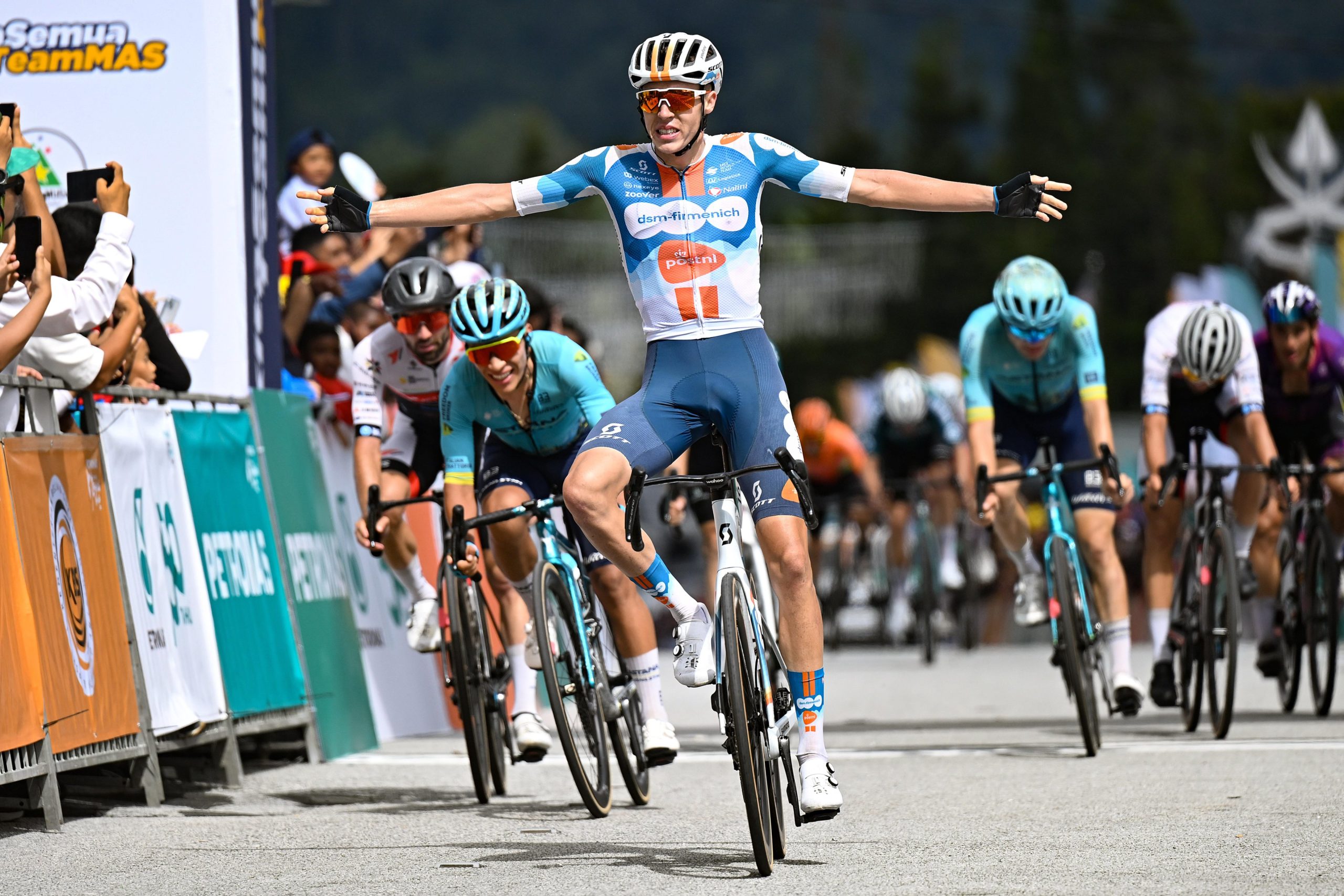 Max Poole estreia-se a vencer como profissional e é o novo líder do Tour de Langkawi!