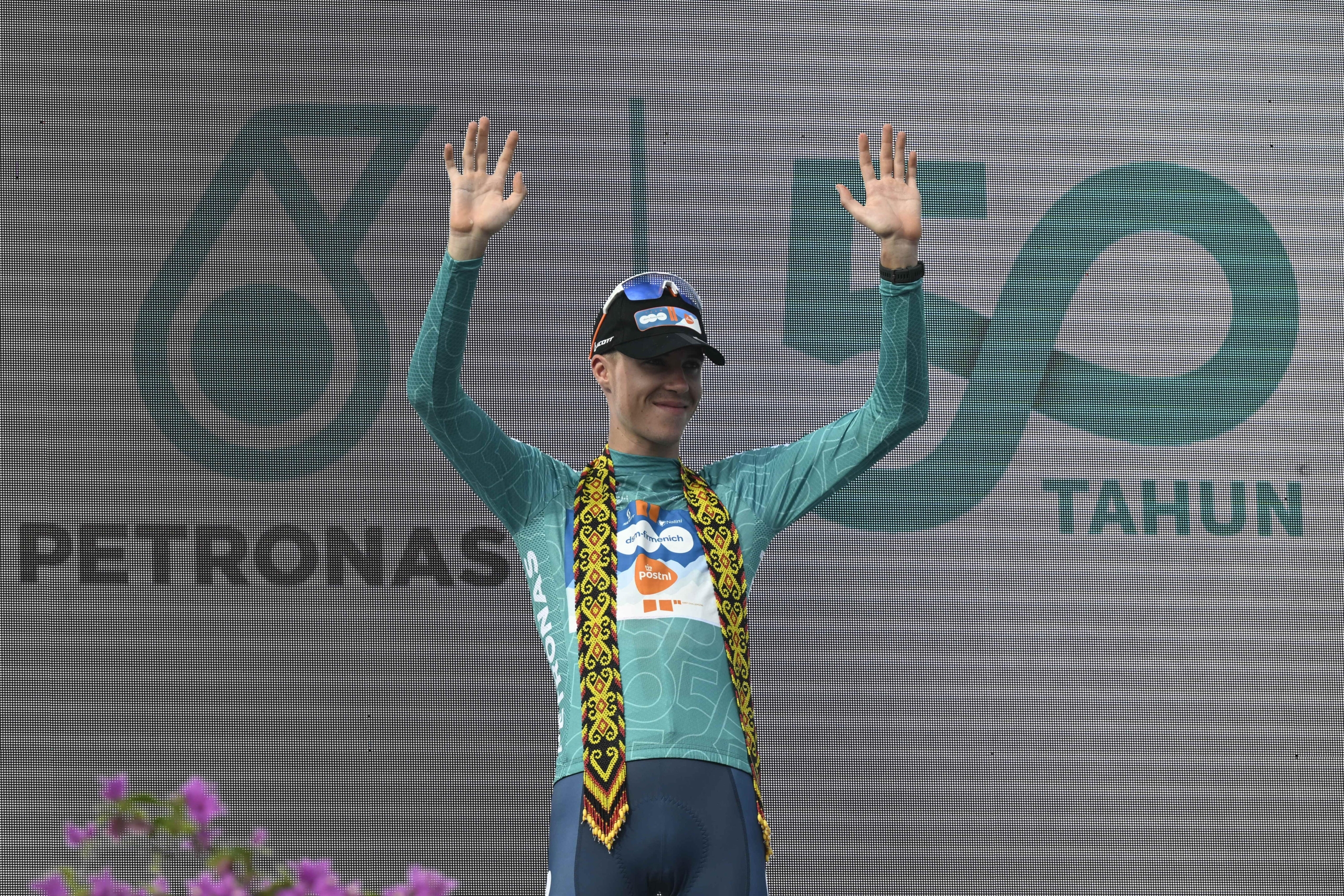 Max Poole segue líder do Tour de Langkawi (Foto: Cor Vos)