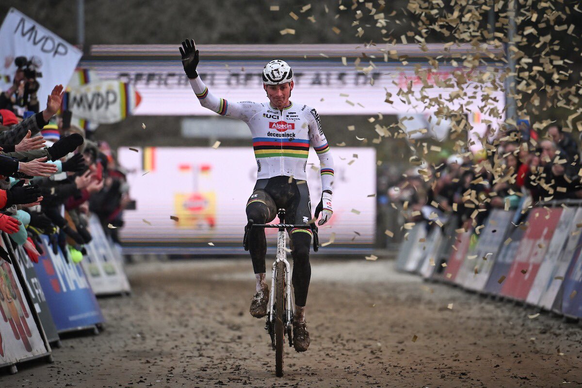 Imperial Mathieu Van der Poel conquista Taça do Mundo de Ciclocrosse de Besançon!