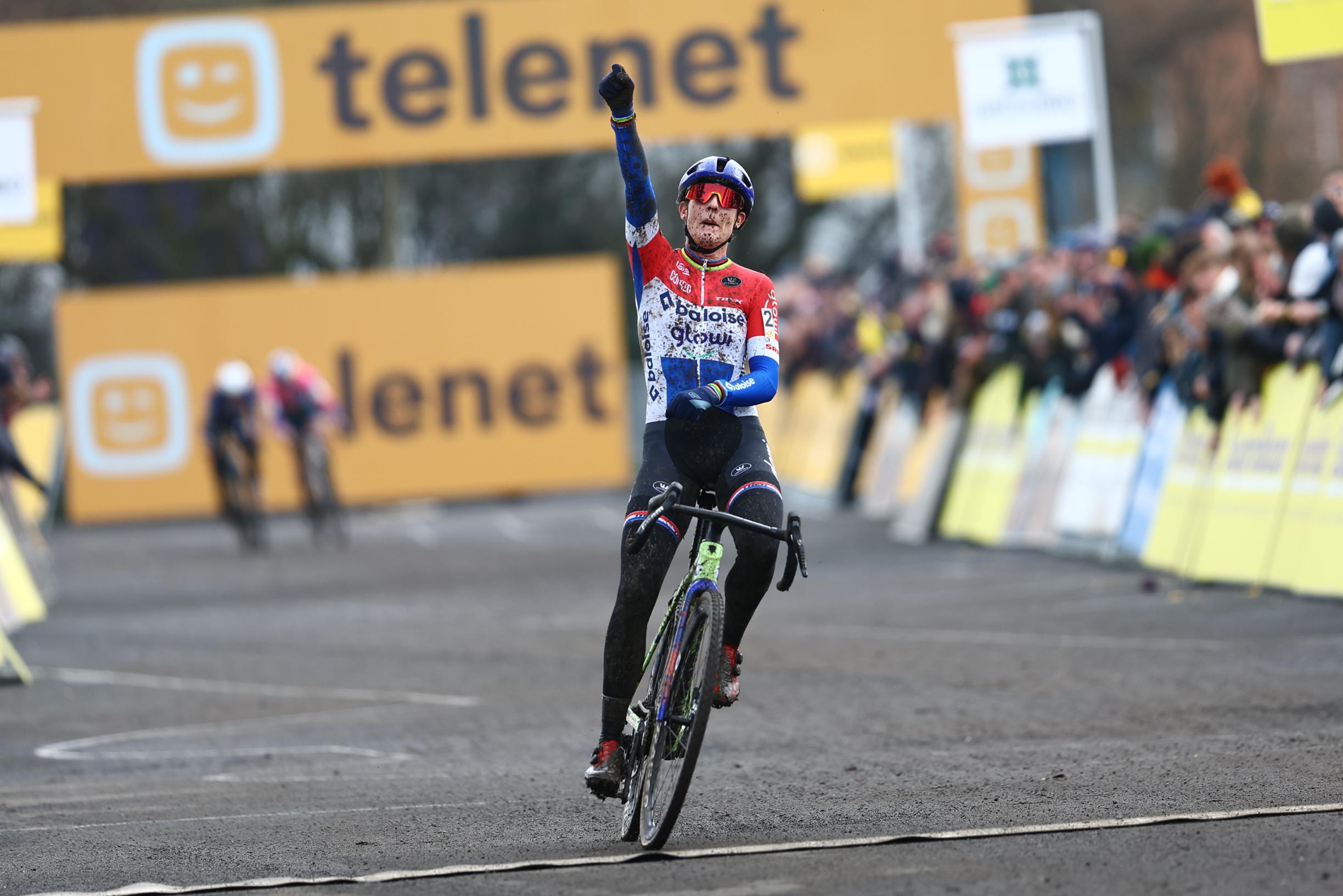 Lucinda Brand faz o hat-trick em Gullegem e é a nova líder da Telenet SuperPrestige!