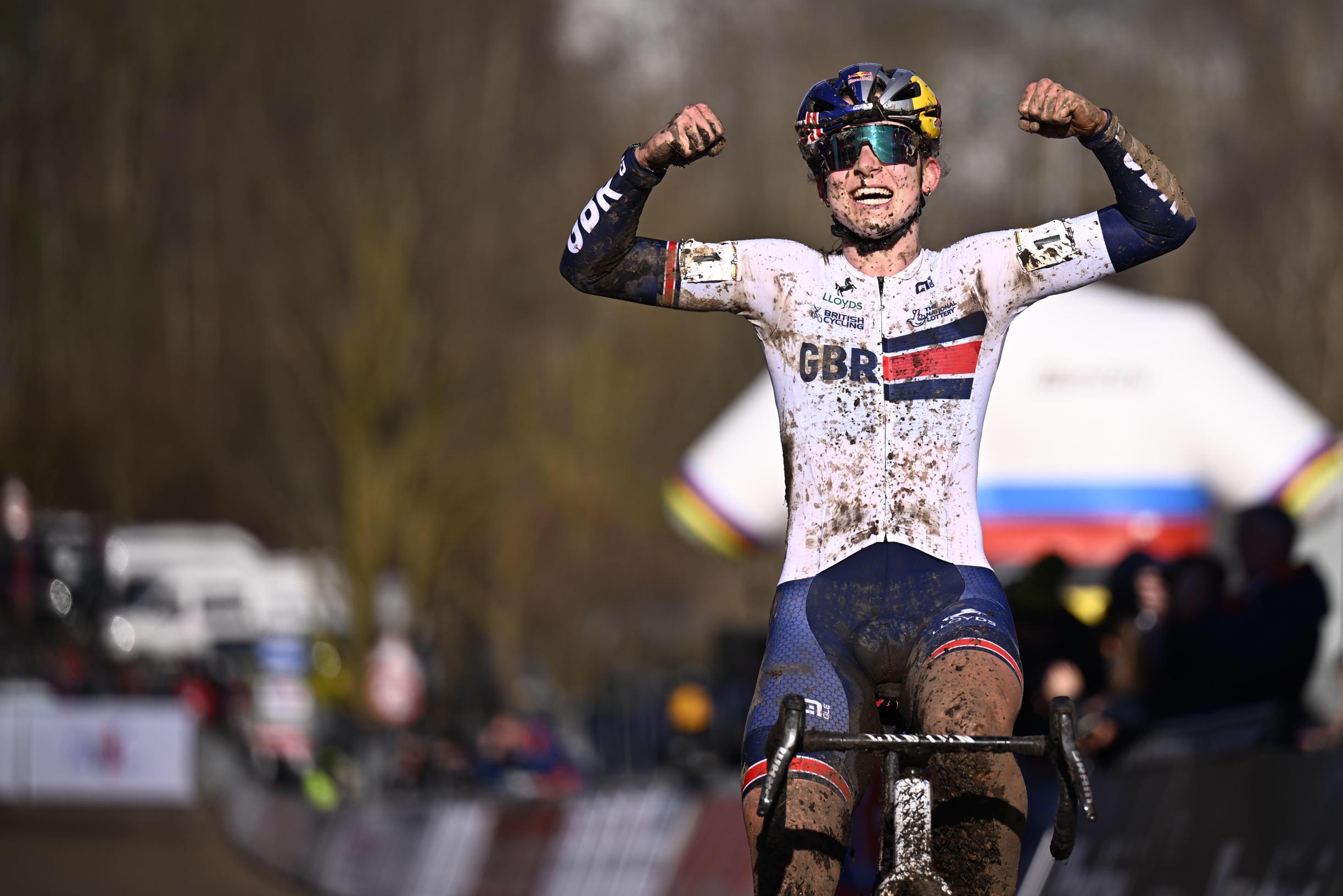 Zoe Backstedt é Bicampeã do Mundo de Ciclocrosse Sub-23!