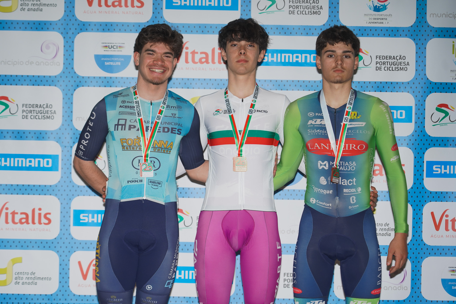 O pódio do Scratch dos juniores masculinos com José Paiva, Francisco Alves e João Silva