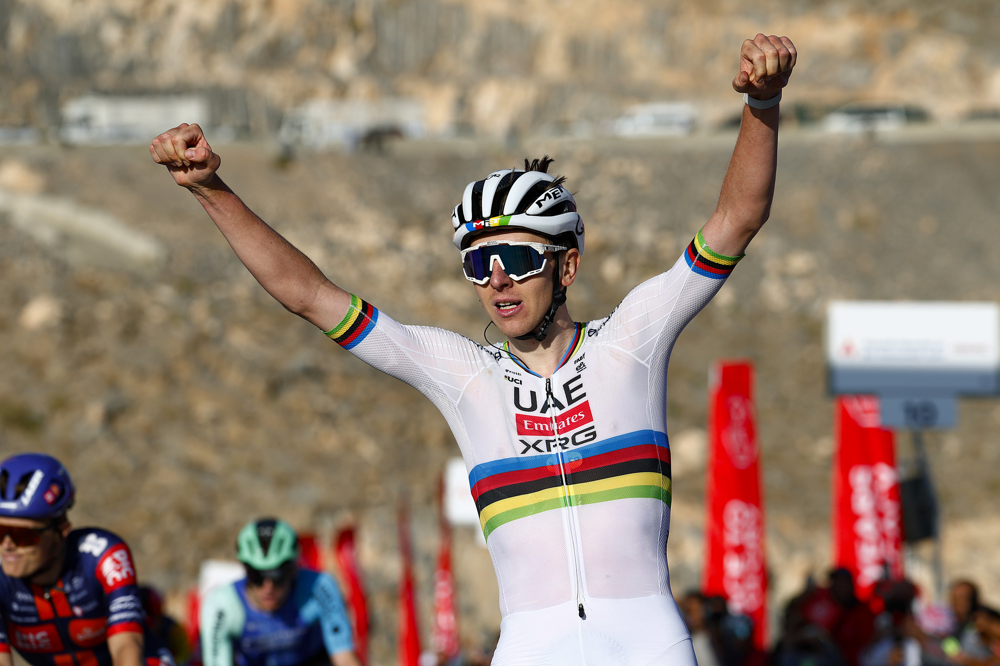 Tadej Pogacar triunfa no Jebel Jais e é o novo líder do UAE Tour!