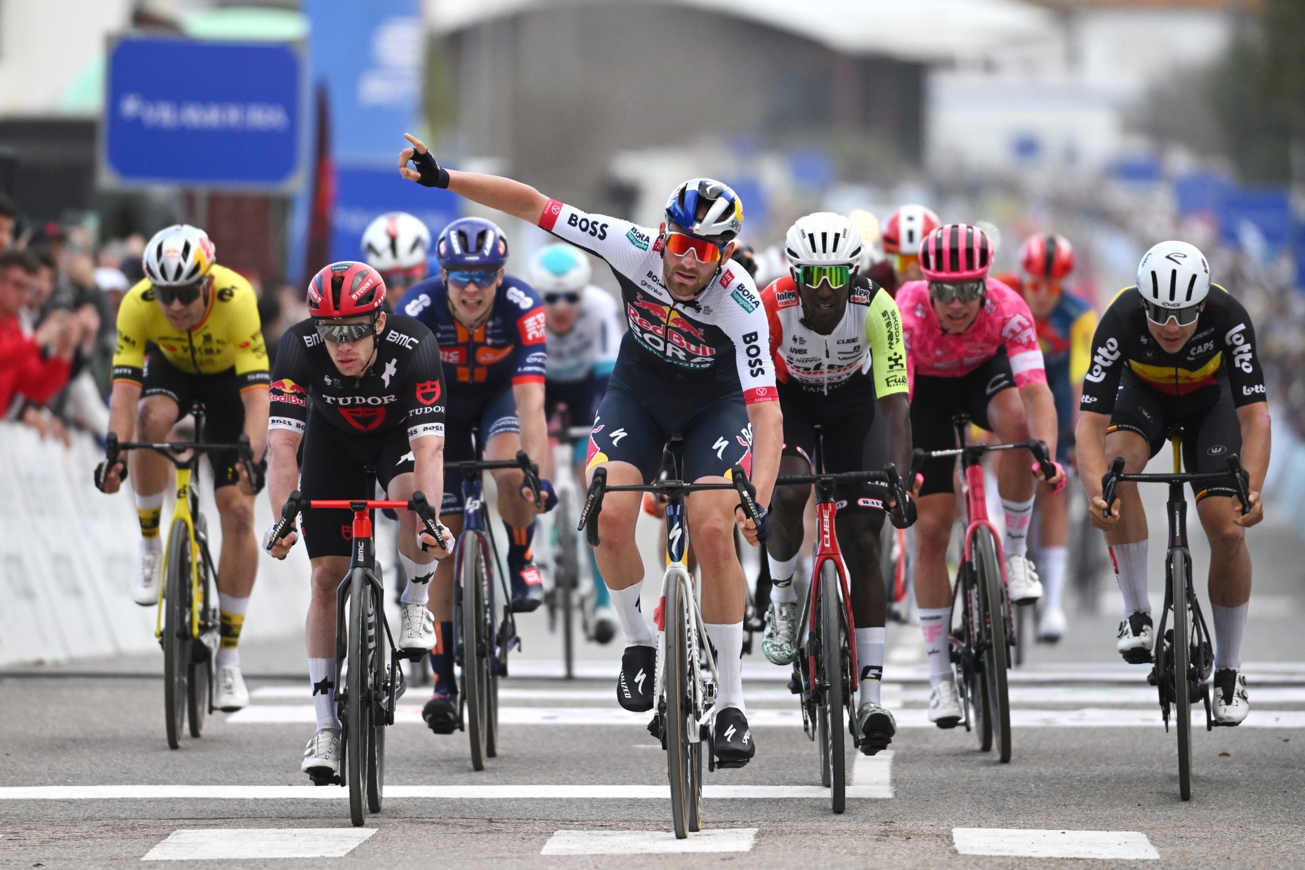 Jordi Meeus estreia-se a vencer em 2025 na etapa 3 da Volta ao Algarve!