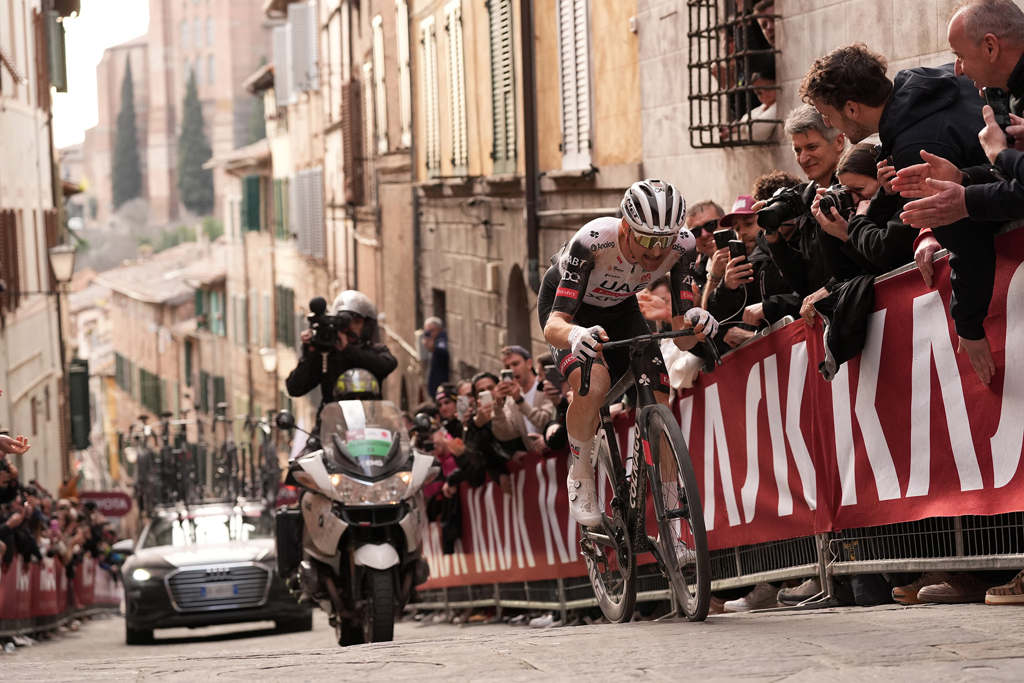 Mesmo ao serviço de Pogacar, Tim Wellens conseguiu fechar no pódio da Strade Bianche (Foto: Strade Bianche)