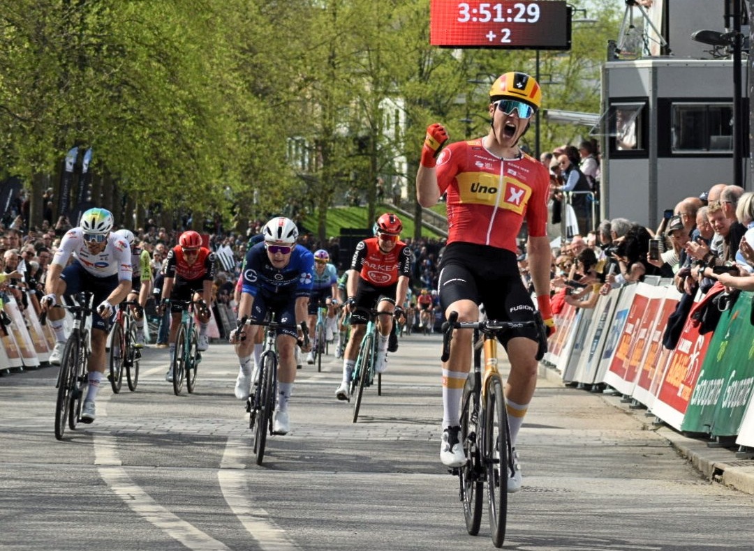 Stian Fredheim conquista a sua primeira vitória como profissional na Route Adélie de Vitré!