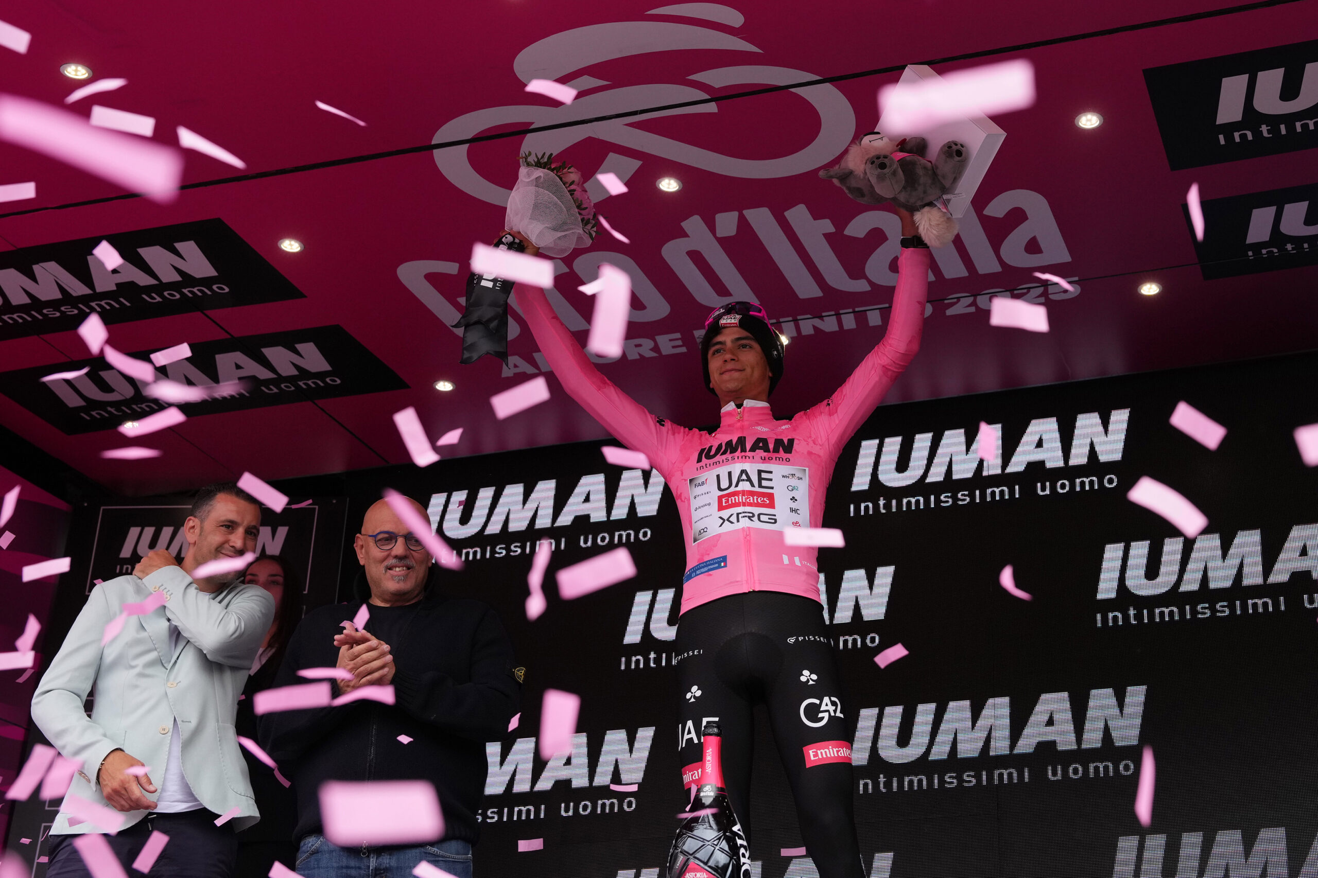 Isaac Del Toro segue o Maglia Rosa do Giro d'Italia (Foto: Giro d'Italia)