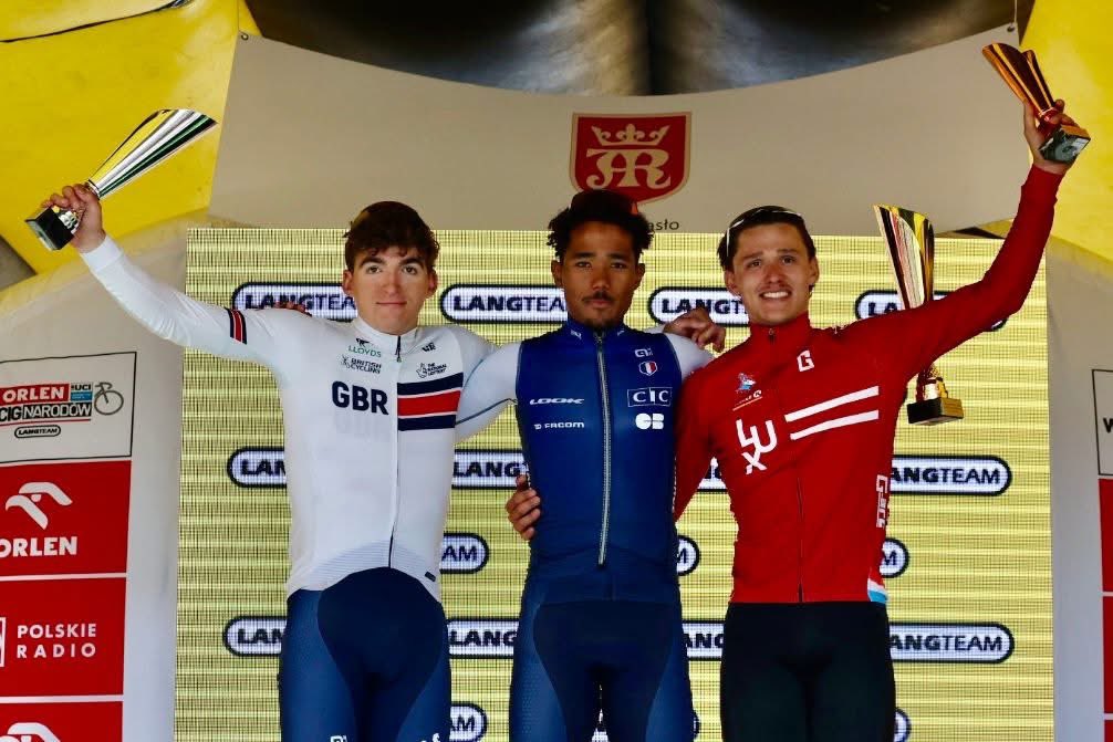 O pódio da etapa 1 do Orlen Nations Grand Prix com Jed Smithson, Emmanuel Houcon e Mathieu Kockelmann (Foto: Orlen Nations Grand Prix)