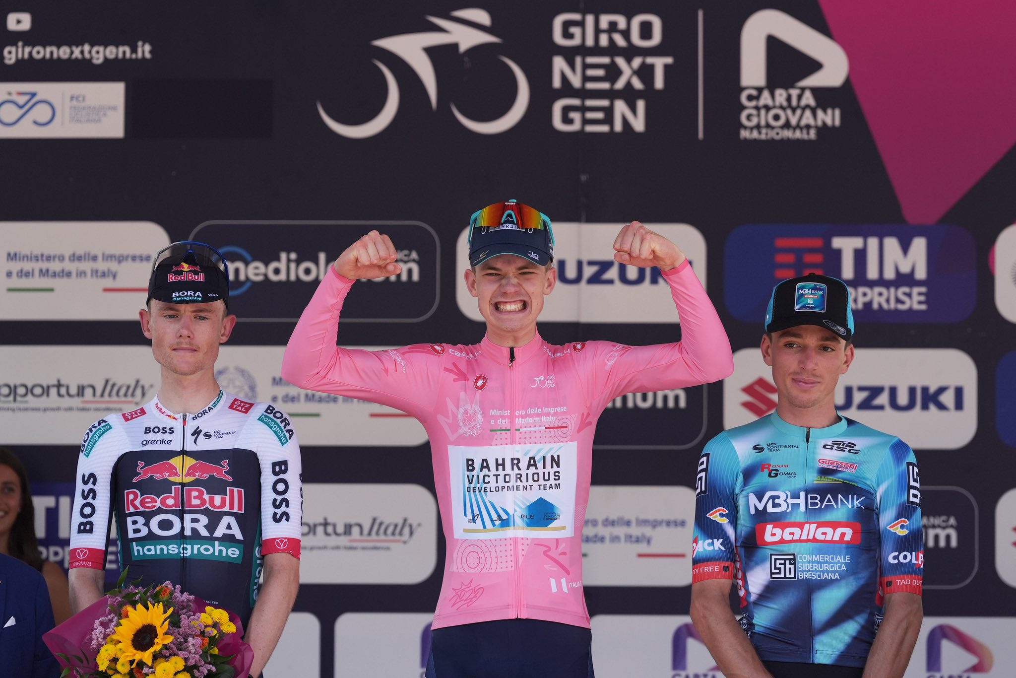 O pódio do Giro Next Gen com Luke Tuckwell, Jakob Omrzel e Pavel Novak