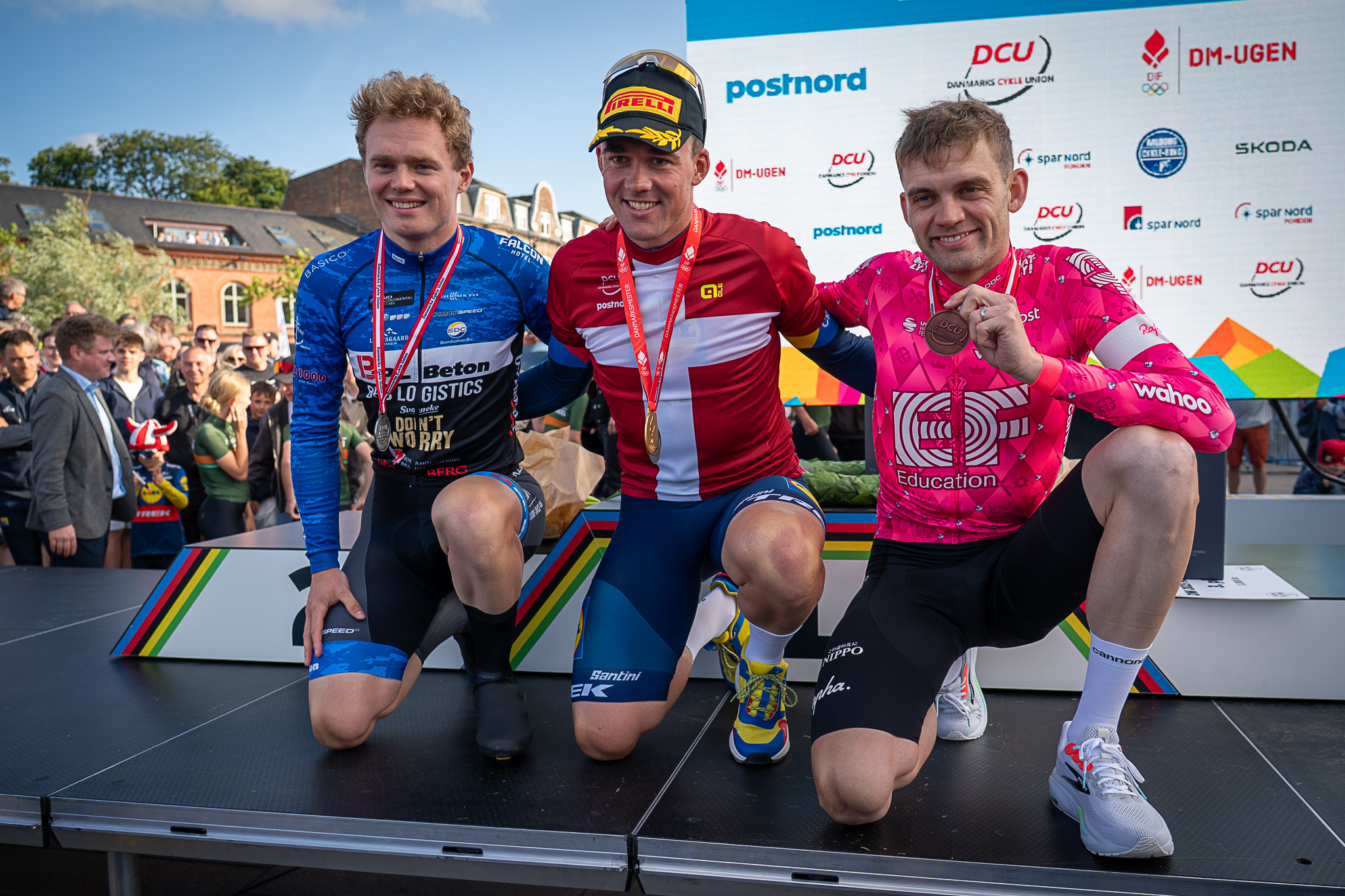O pódio dos elites masculinos da Dinamarca com Niklas Larsen, Mads Pedersen e Kasper Asgreen (Foto: Jesper Skovbølle)