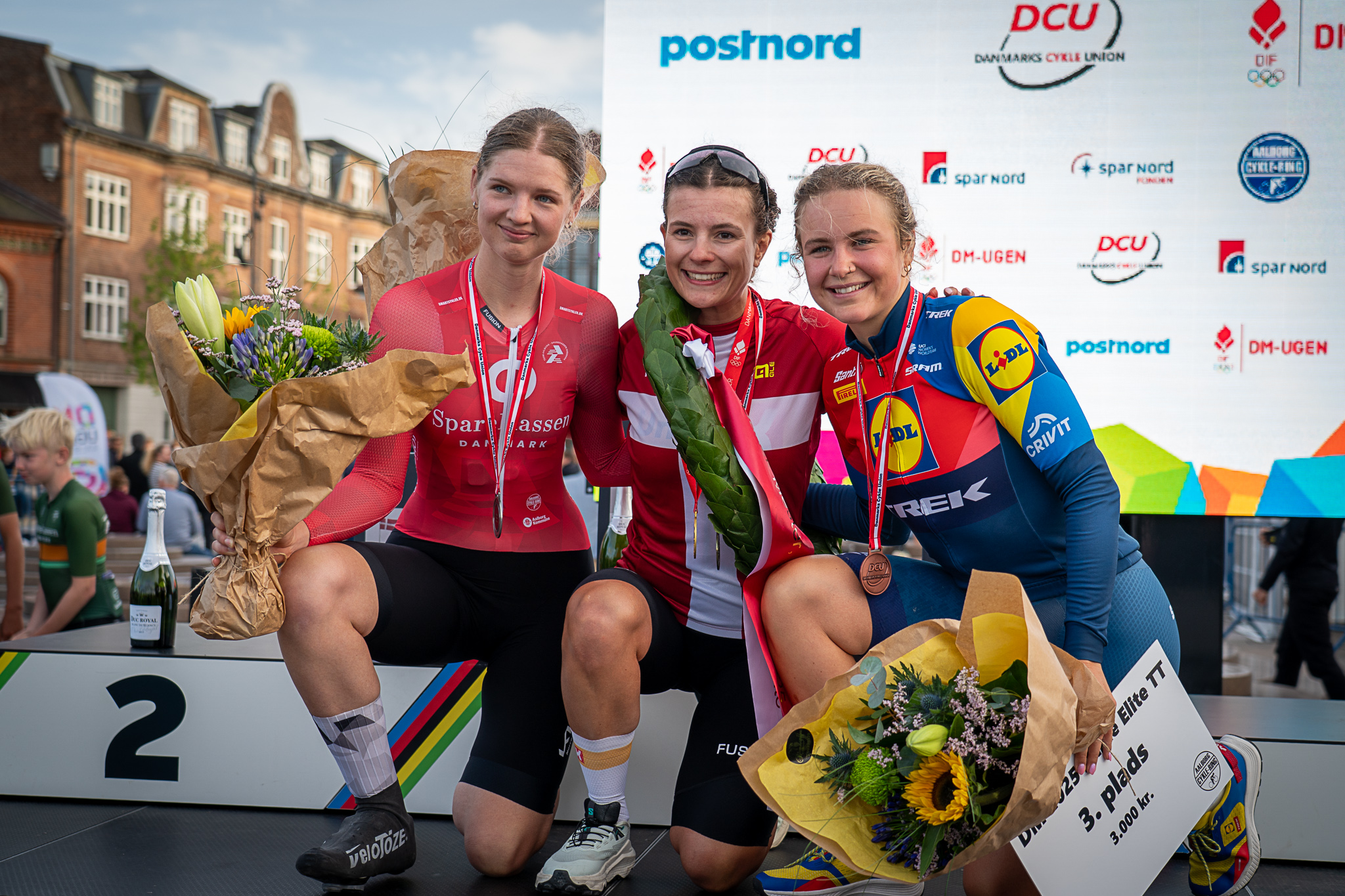 O pódio das elites femininas da Dinamarca com Gertrud Madsen, Rebecca Koerner e Emma Norsgaard (Foto: Jesper Skovbølle)
