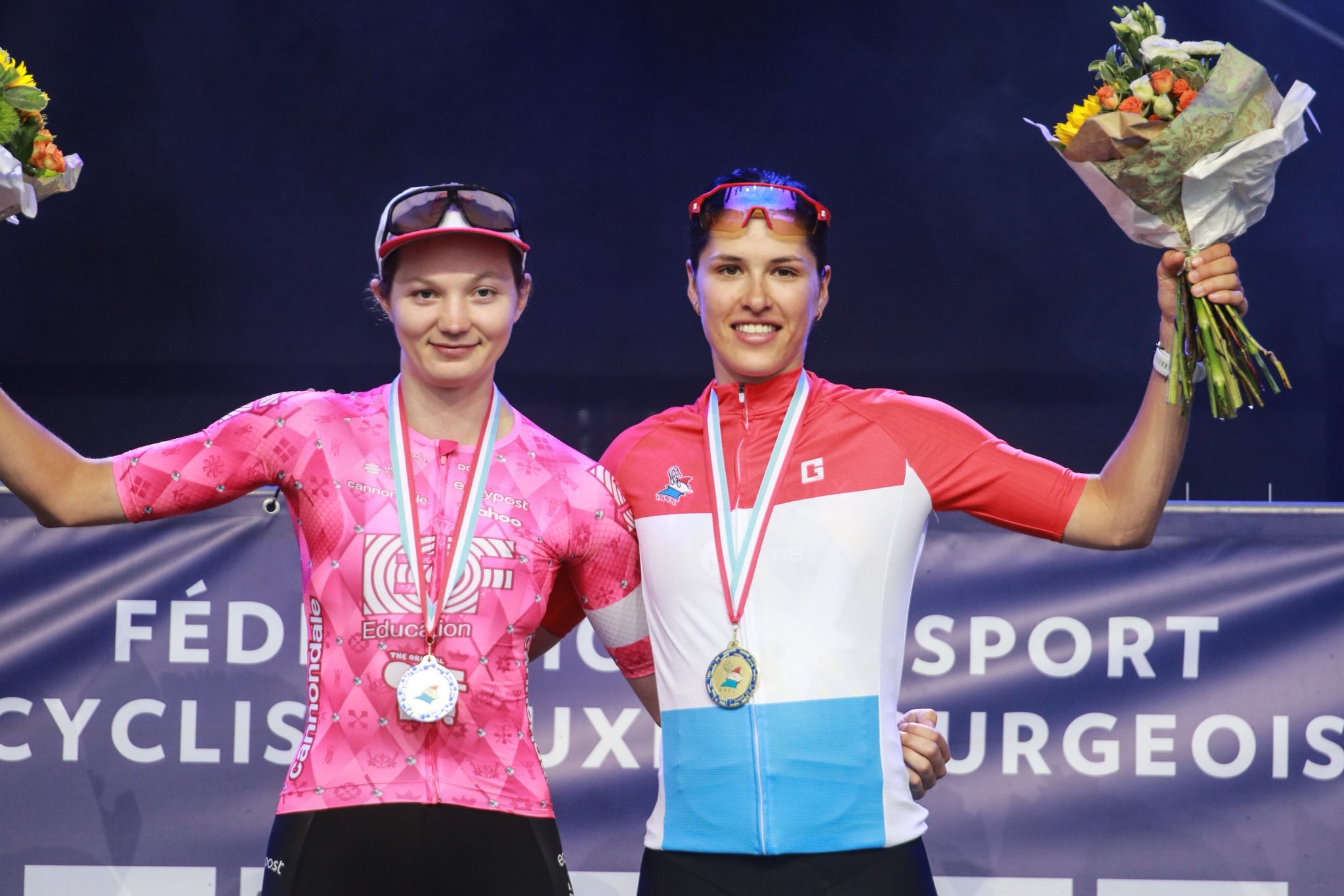 O pódio das elites femininas do Luxemburgo com Nina Berton e Marie Schreiber (Foto: FSCL)