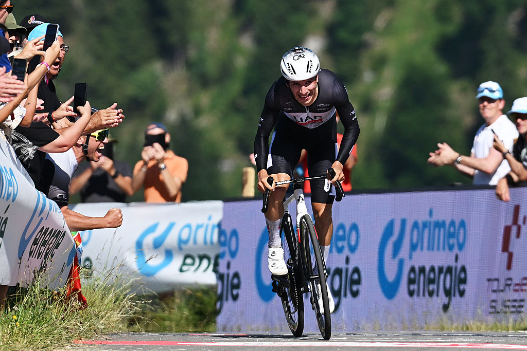 João Almeida fez o hat-trick na etapa final do Tour de Suisse