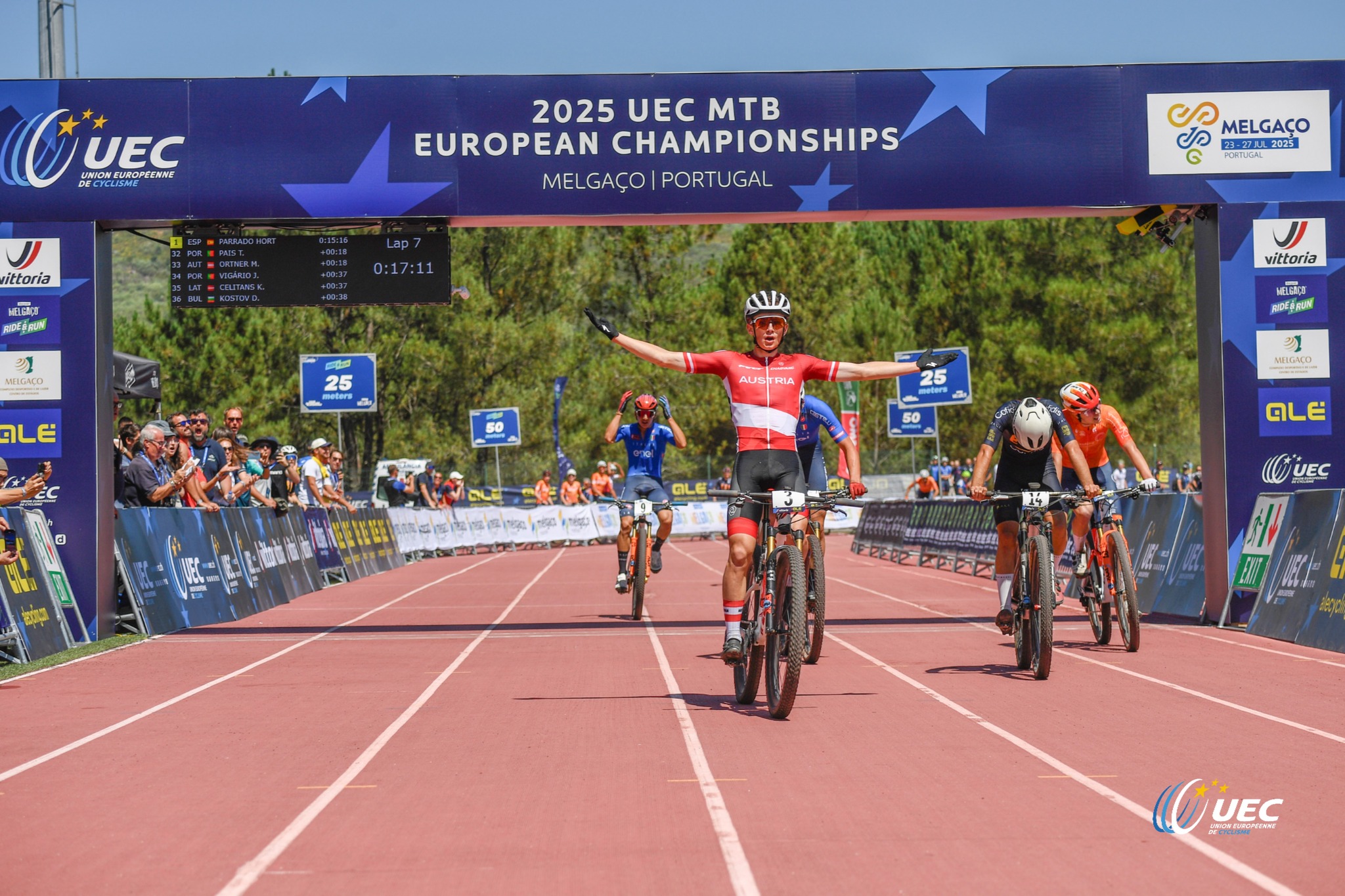 Anatol Friedl impôs-se ao sprint num pequeno grupo para conquistar o Título Europeu de XCC em Juniores