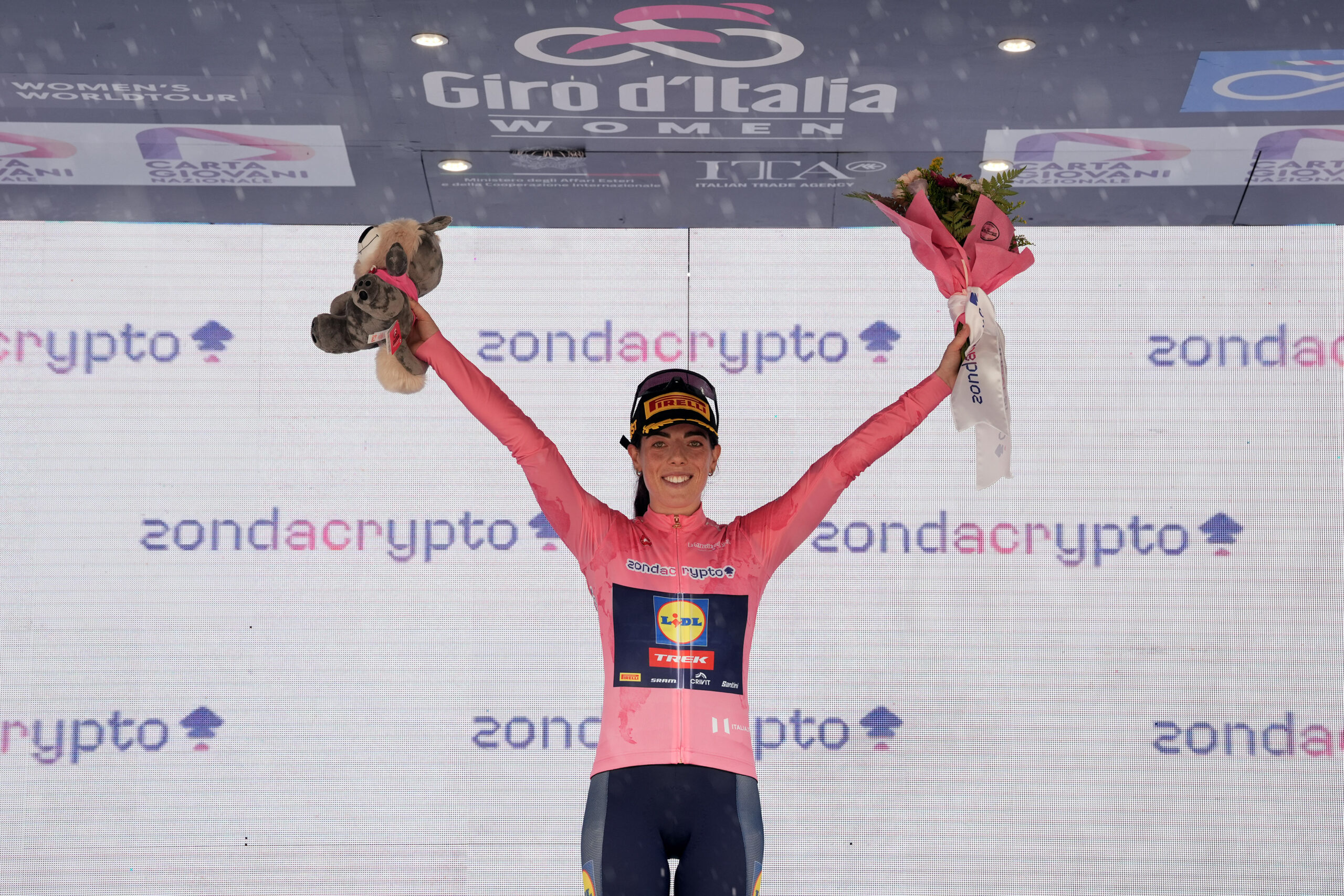 Anna Henderson é a nova Maglia Rosa do Giro d'Italia Women