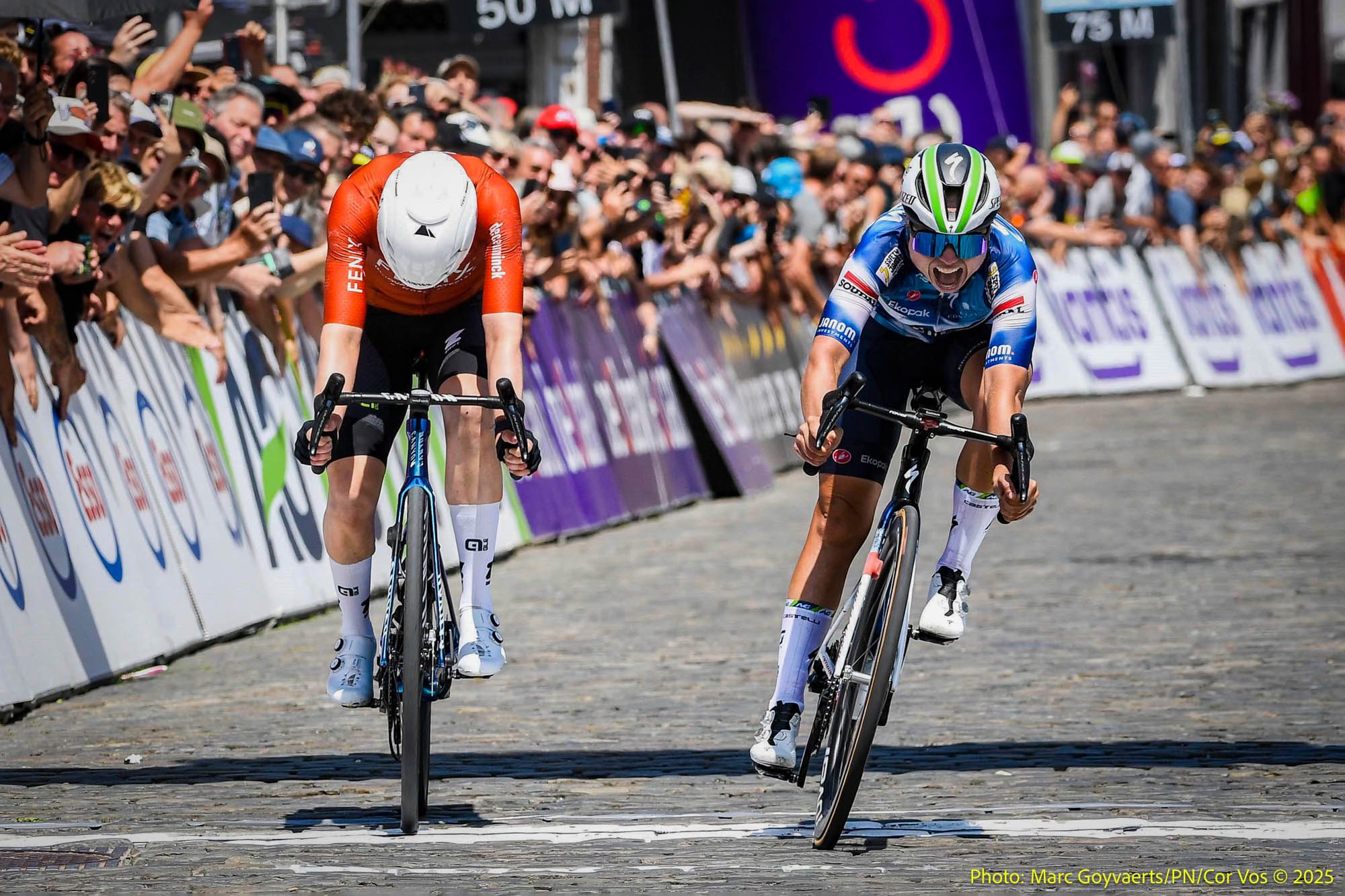 Justine Ghekiere impôs-se num apertado sprint para vencer os Campeonatos Nacionais das elites femininas da Bélgica (Foto: Cor Vos)