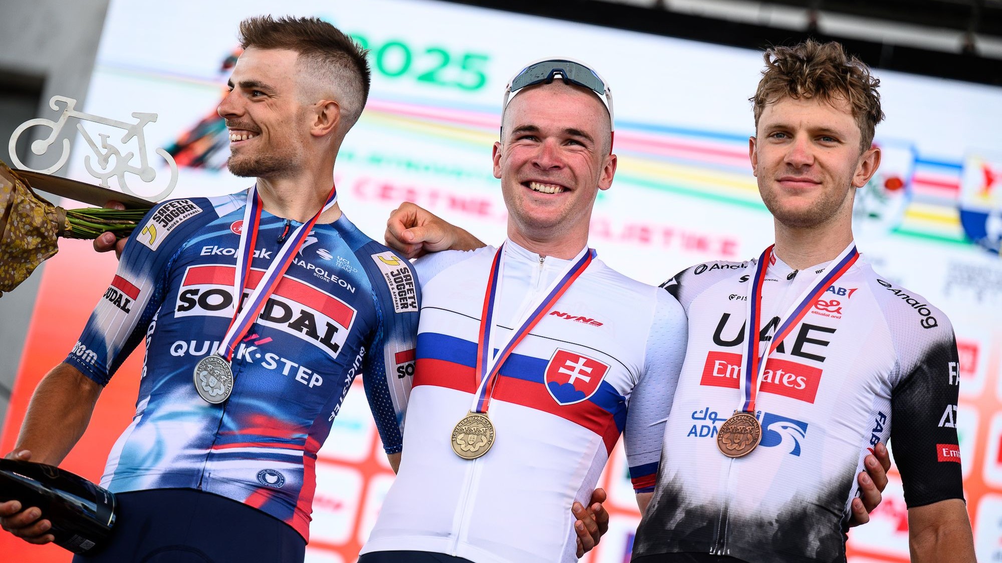 O pódio dos elites masculinos da Eslováquia com Martin Svrcek, Lukas Kubis e Matthias Schwarzbacher (Foto: Soňa Niková)