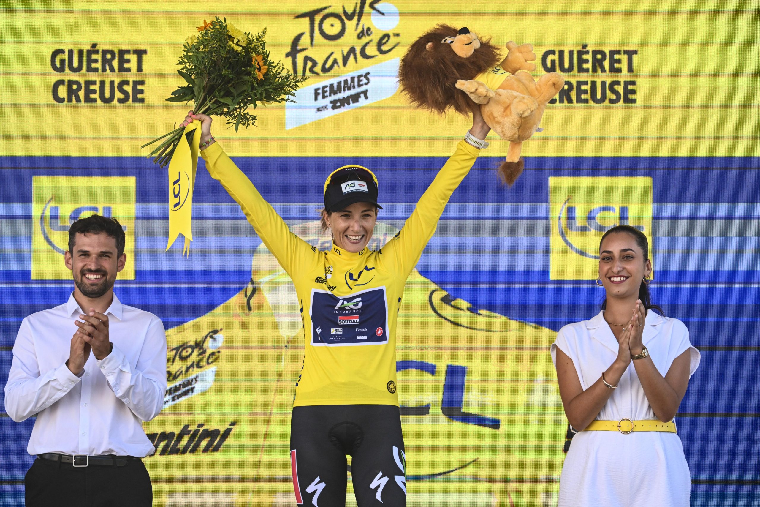 Kim Le Court volta a envergar a camisola amarela nesta edição do Tour de France Femmes