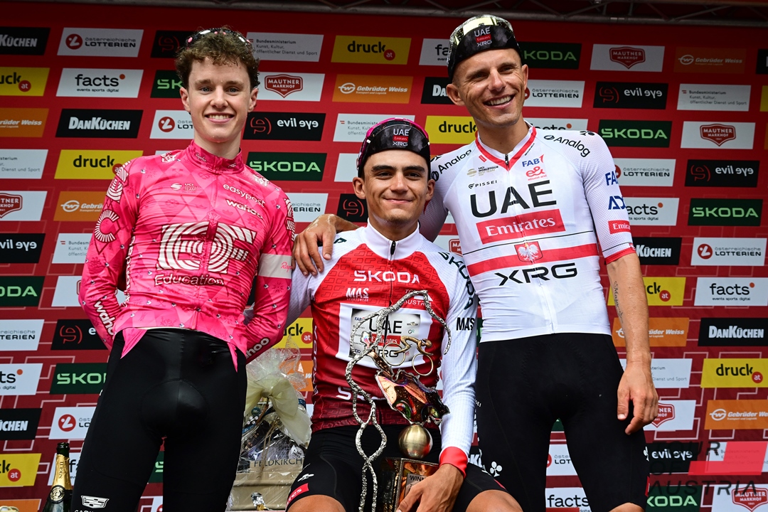 O pódio do Tour of Austria com Archie Ryan, Isaac Del Toro e Rafal Majka