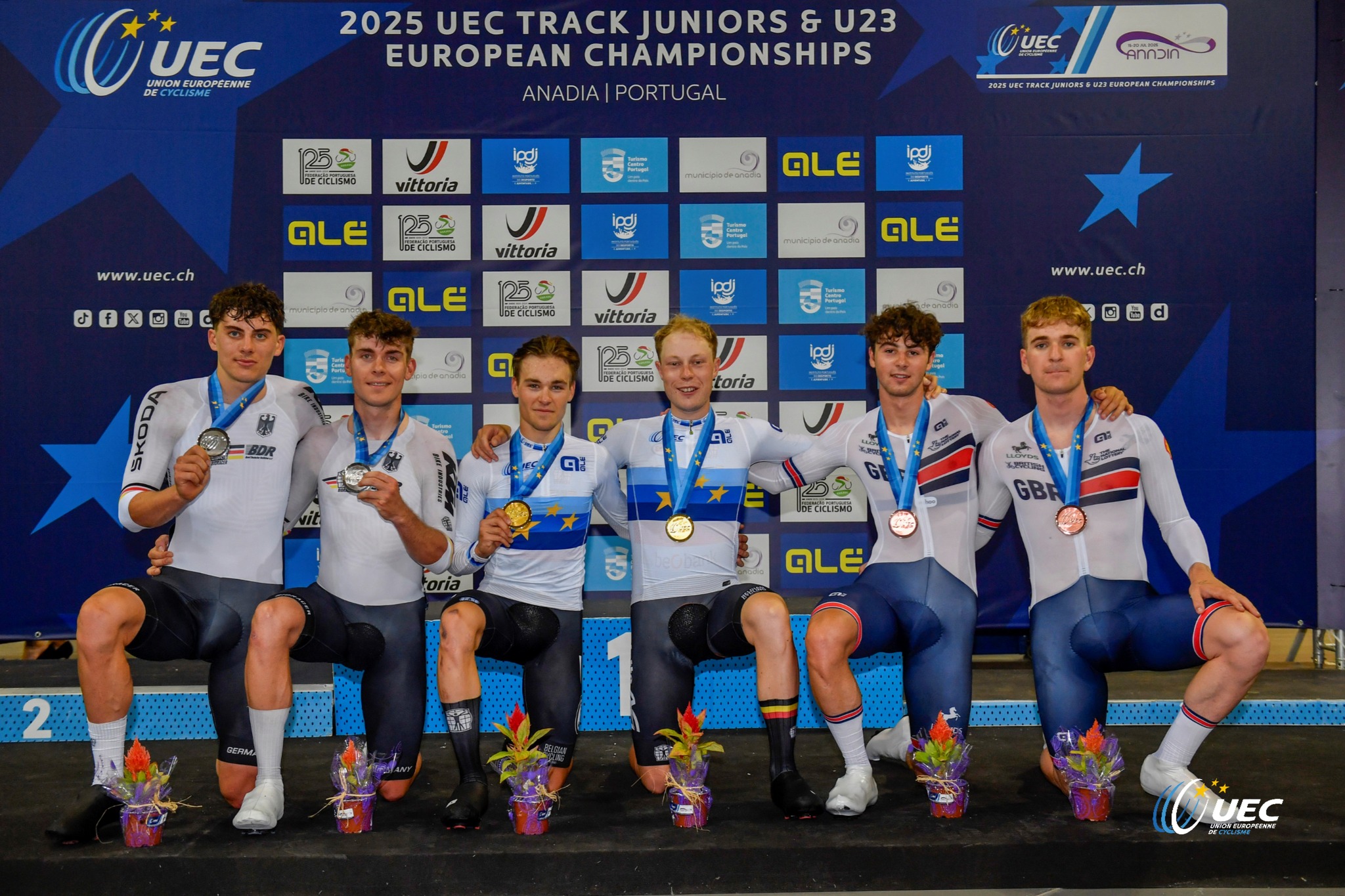 O pódio dos Sub-23 Masculinos Benjamin Boos e Bruno Kessler, Milan van den Haute e Thibaut Bermard e Noah Hobbs e Ben Wiggins