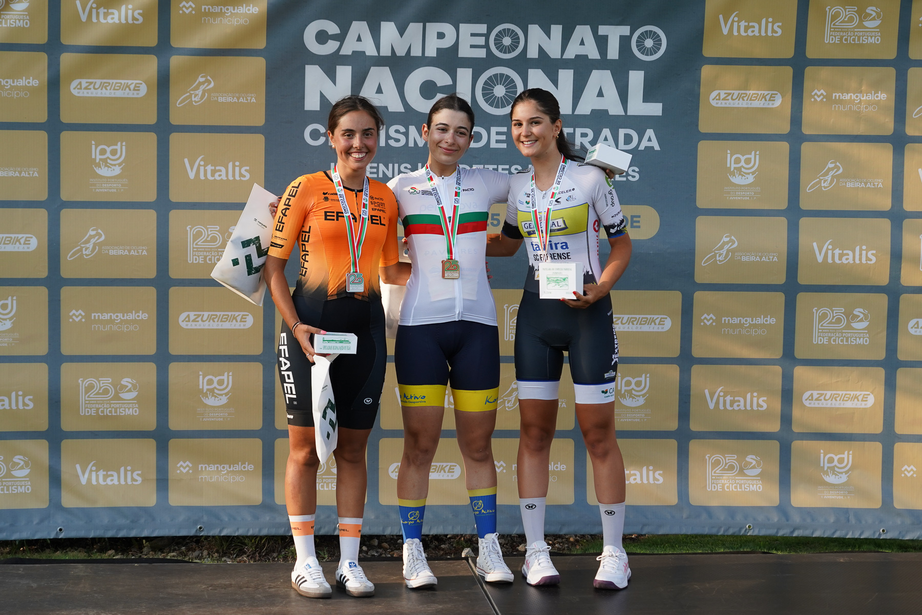 O pódio das juniores femininas com Lara Ribeiro, Emília Baía e Maria Marques