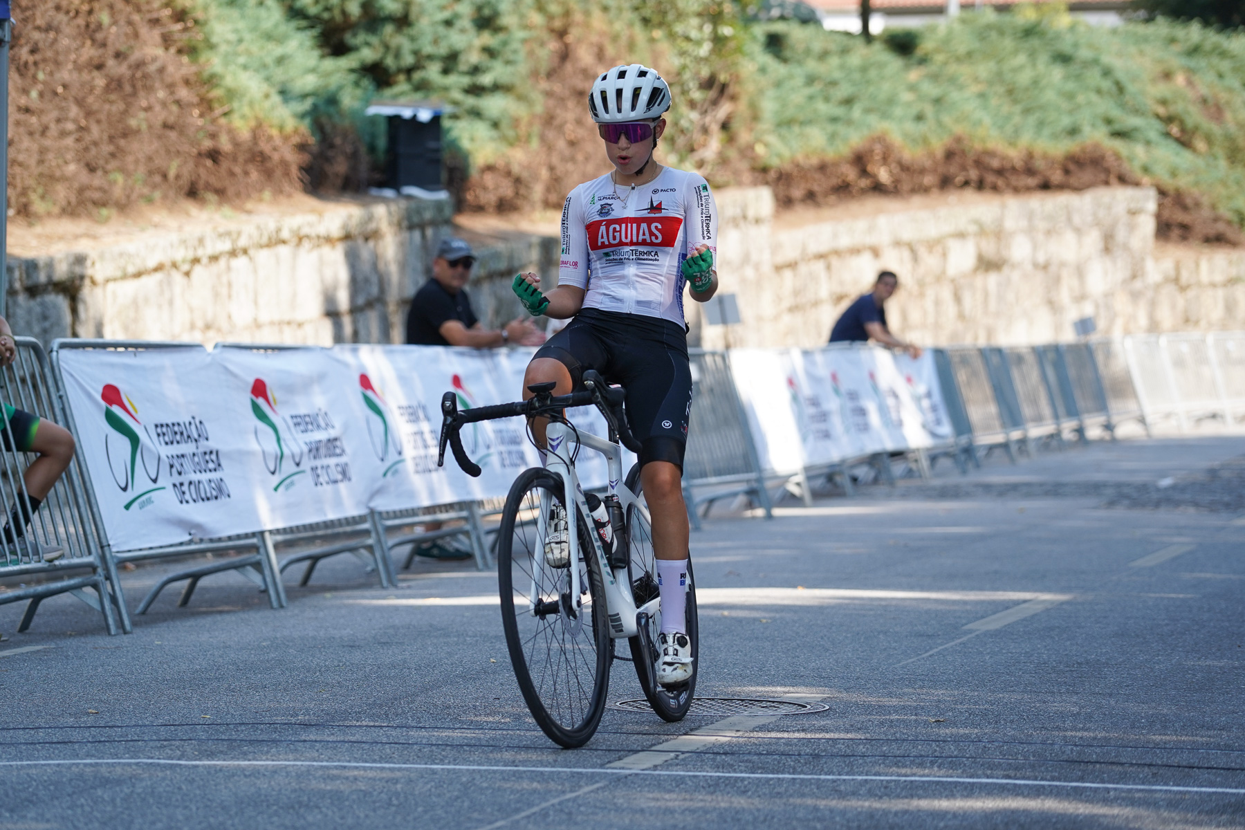 Beatriz Rodriguez protagonizou um solo de 29km para se tornar Campeão Nacional de Fundo