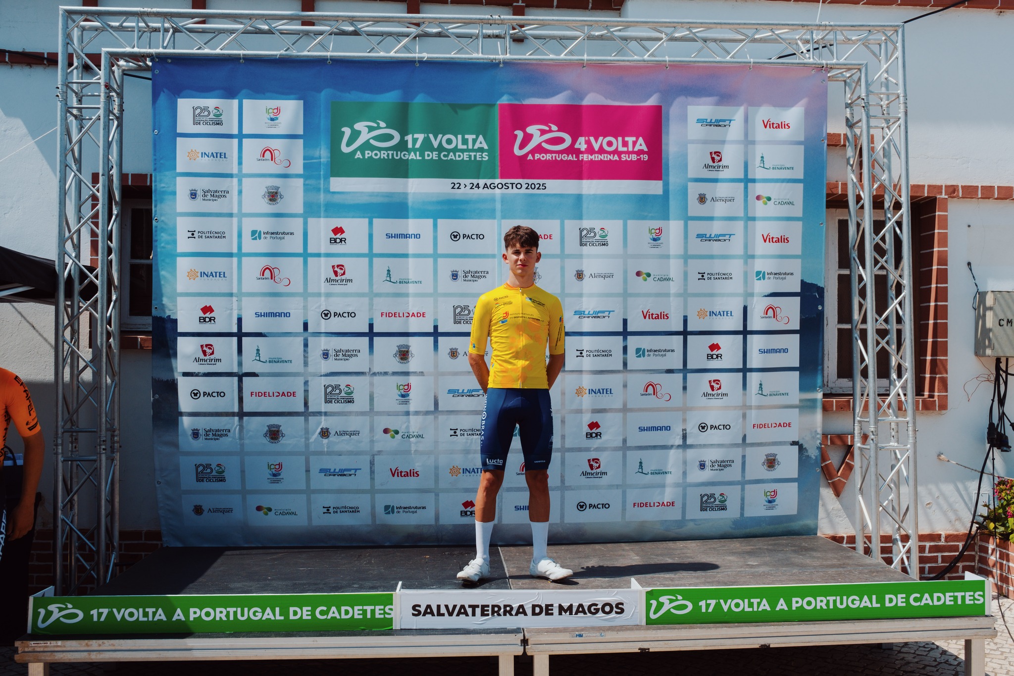 Jaume Ruiz segue o camisola amarela da Volta a Portugal de Cadetes