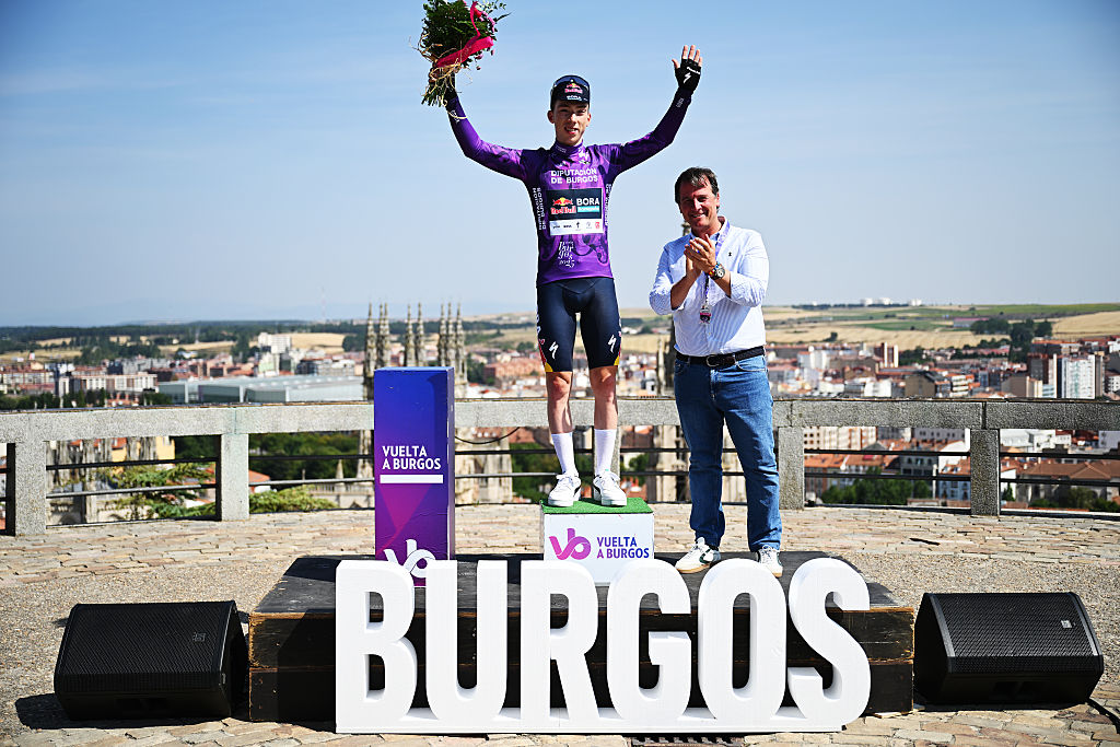Roger Adriá é o primeiro camisola roxa da Vuelta a Burgos (Foto: Getty Images)