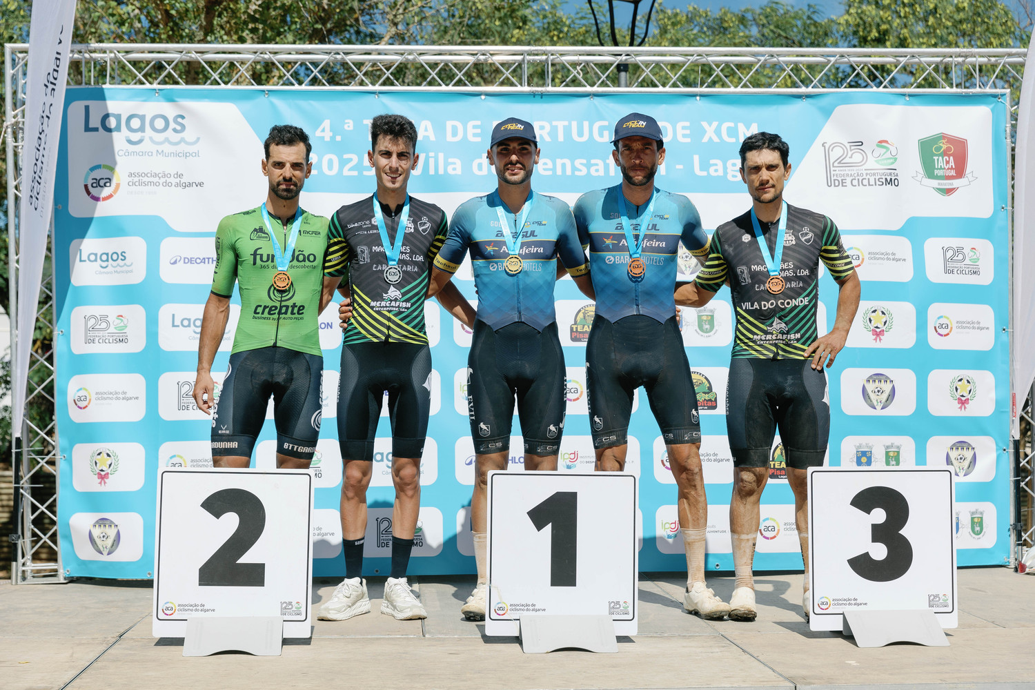 O pódio dos elites masculinos com André Rodrigues, Guilherme Mota, Filipe Francisco, Andrew Henriques e Carlos Cruz