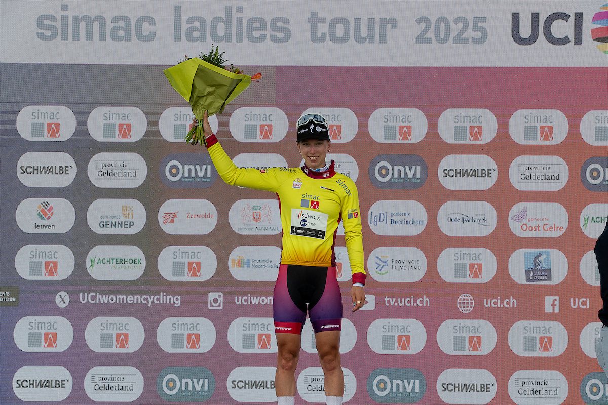 Lorena Wiebes segue a camisola amarela do Simac Ladies Tour