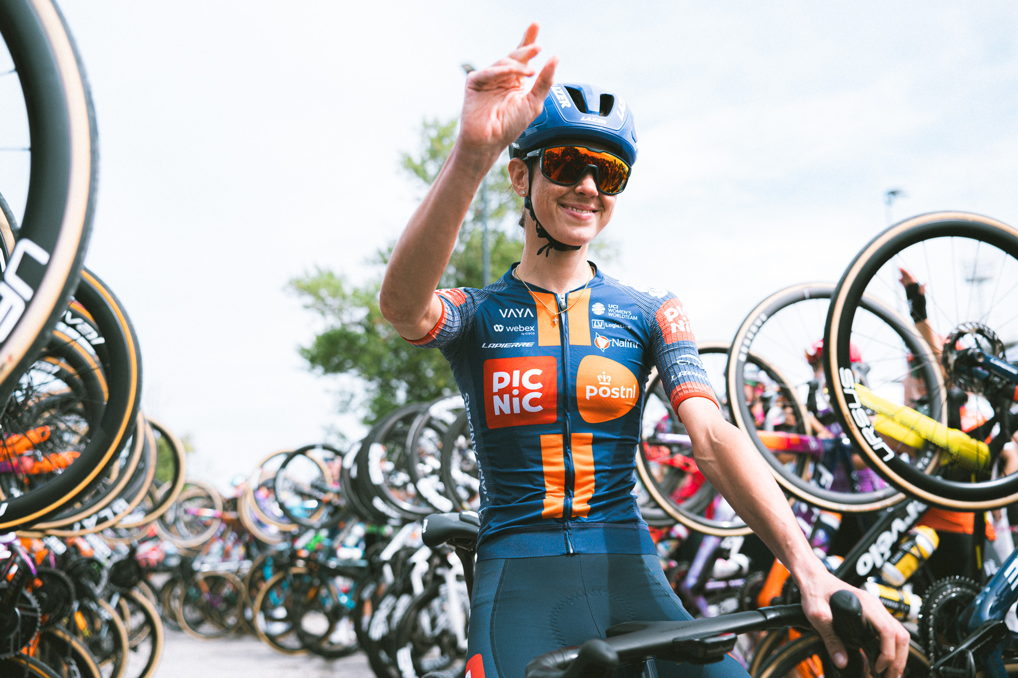 Marta Cavalli abandonou na etapa 5, mas foi homenageada antes da partida da etapa final