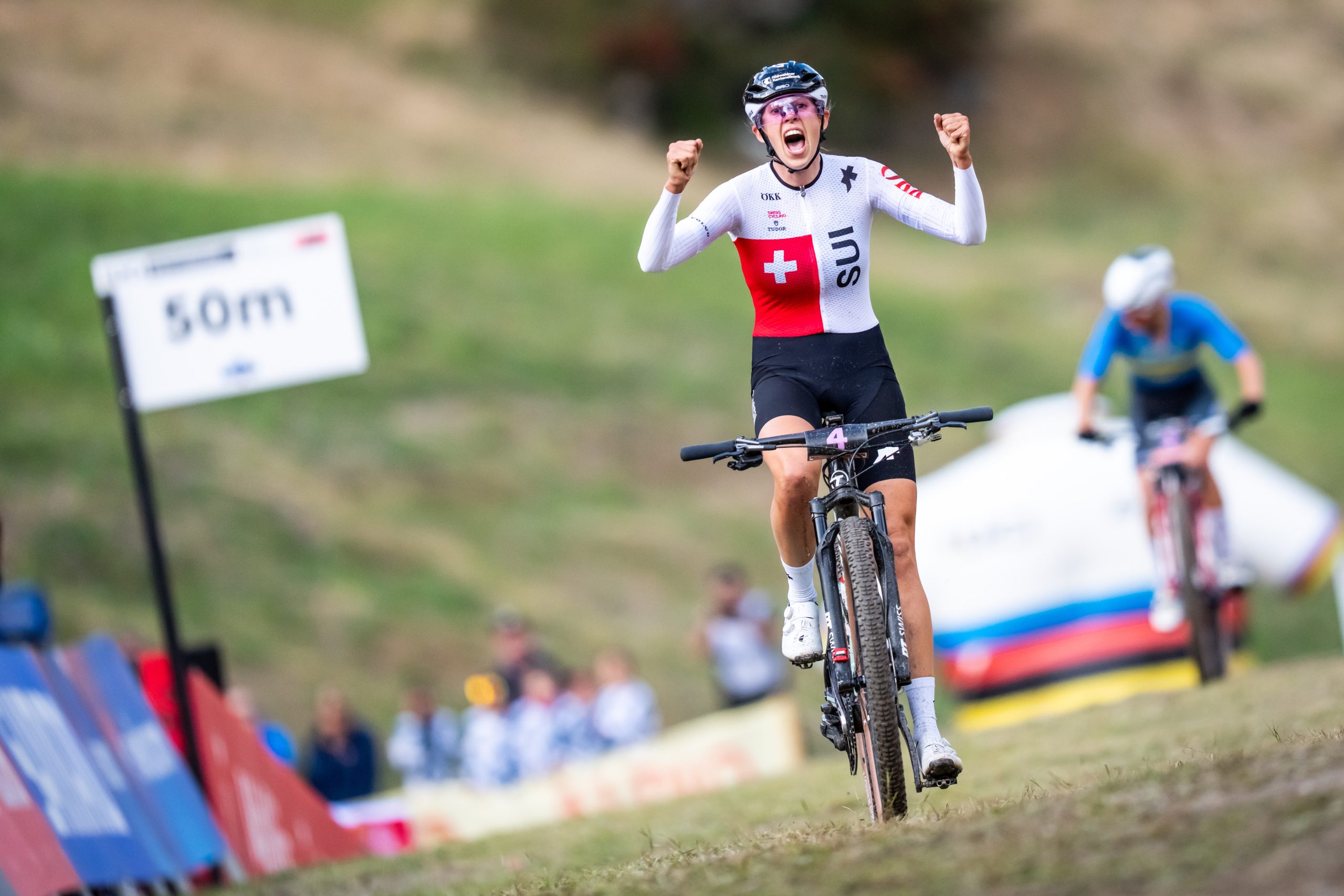 Alessandra Keller é pela primeira vez Campeã do Mundo de XCC (Foto: Shutterstock)