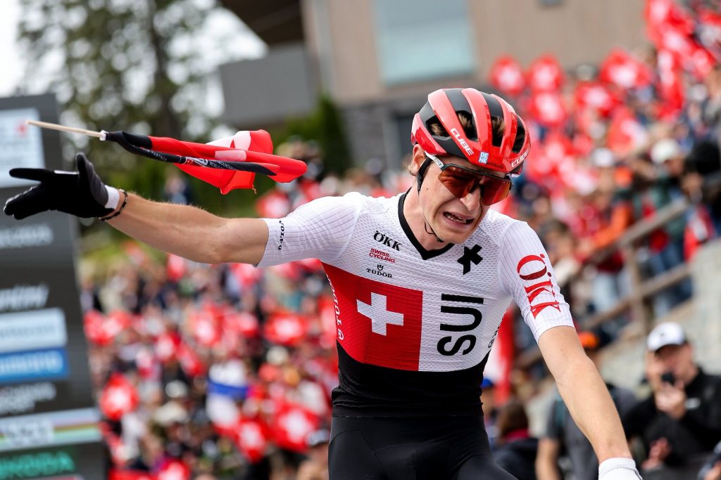 A emoção de Finn Treudler ao sagrar-se Campeão do Mundo de XCO em casa
