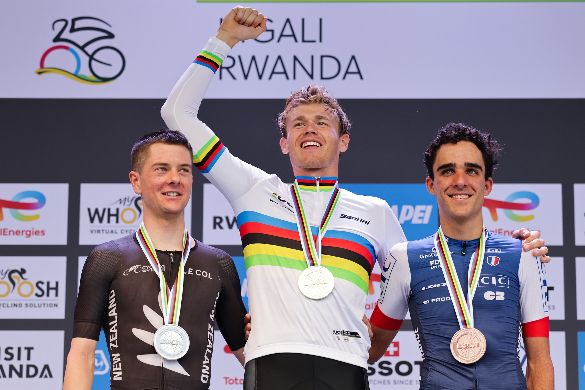 O pódio do contrarrelógio dos Sub-23 nos Campeonatos do Mundo com Nate Pringle, Jakob Soderqvist e Maxime Decomble