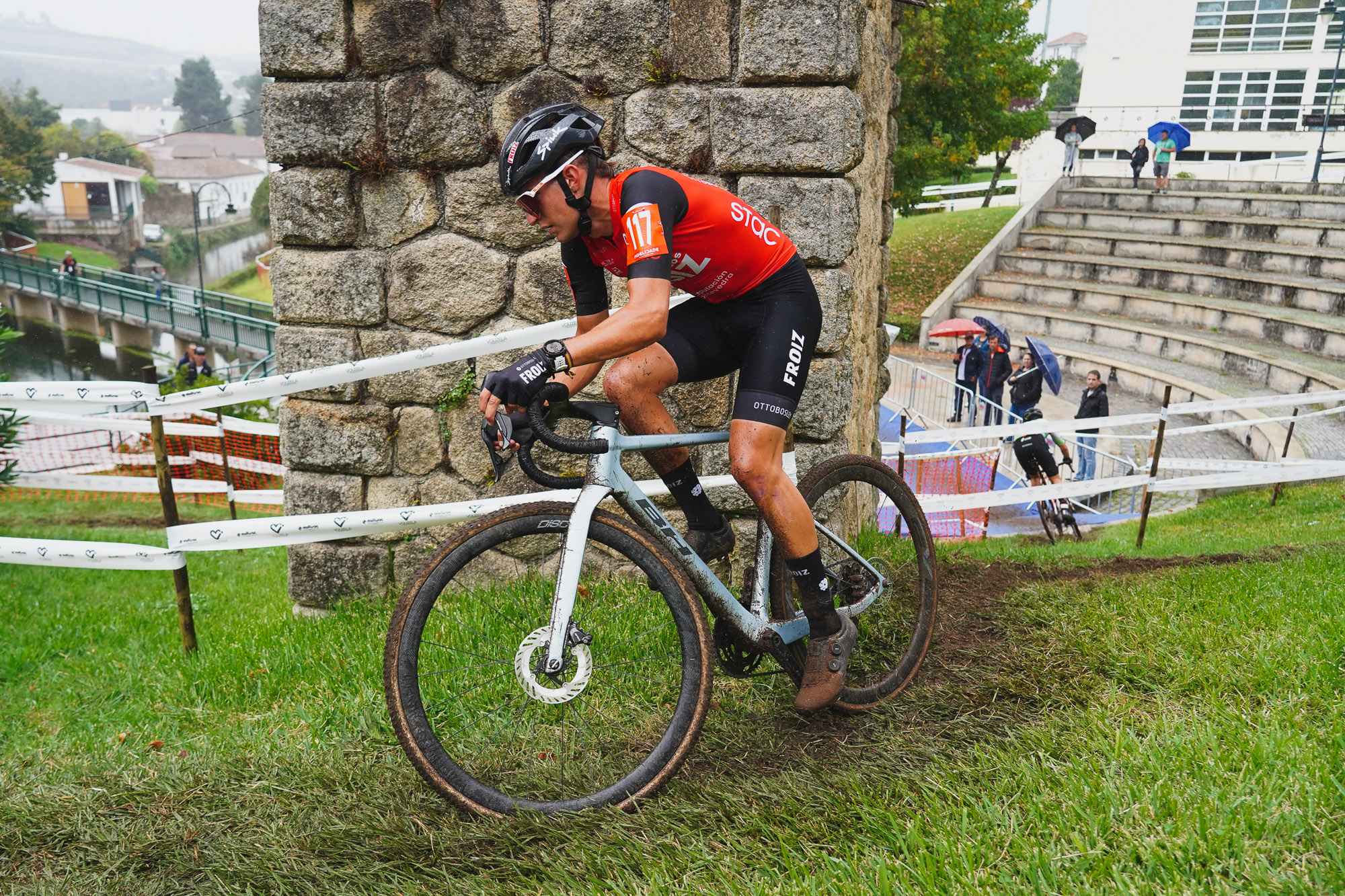 Após um mau dia em Melgaço, Raul Mira redimiu-se com um grande triunfo em Vouzela