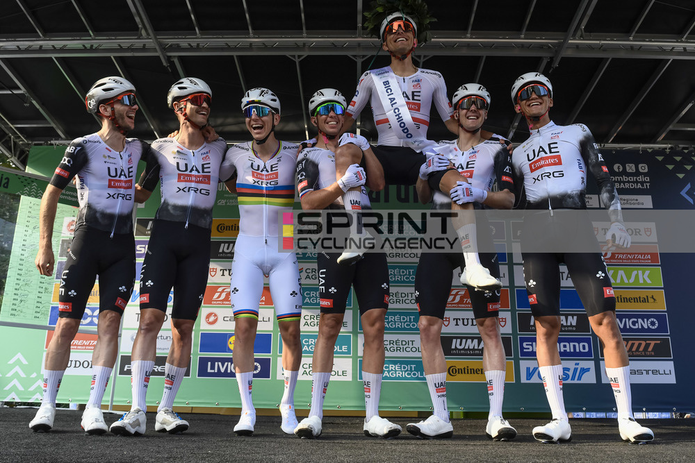 Homenagem a Rafal Majka na Il Lombardia (Foto: Tommaso Pelagalli/SprintCyclingAgency©2025)