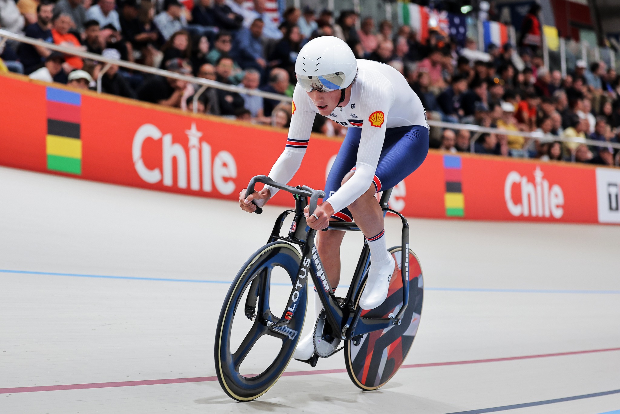 Joshua Tarling regressou em grande aos Campeonatos do Mundo de Pista
