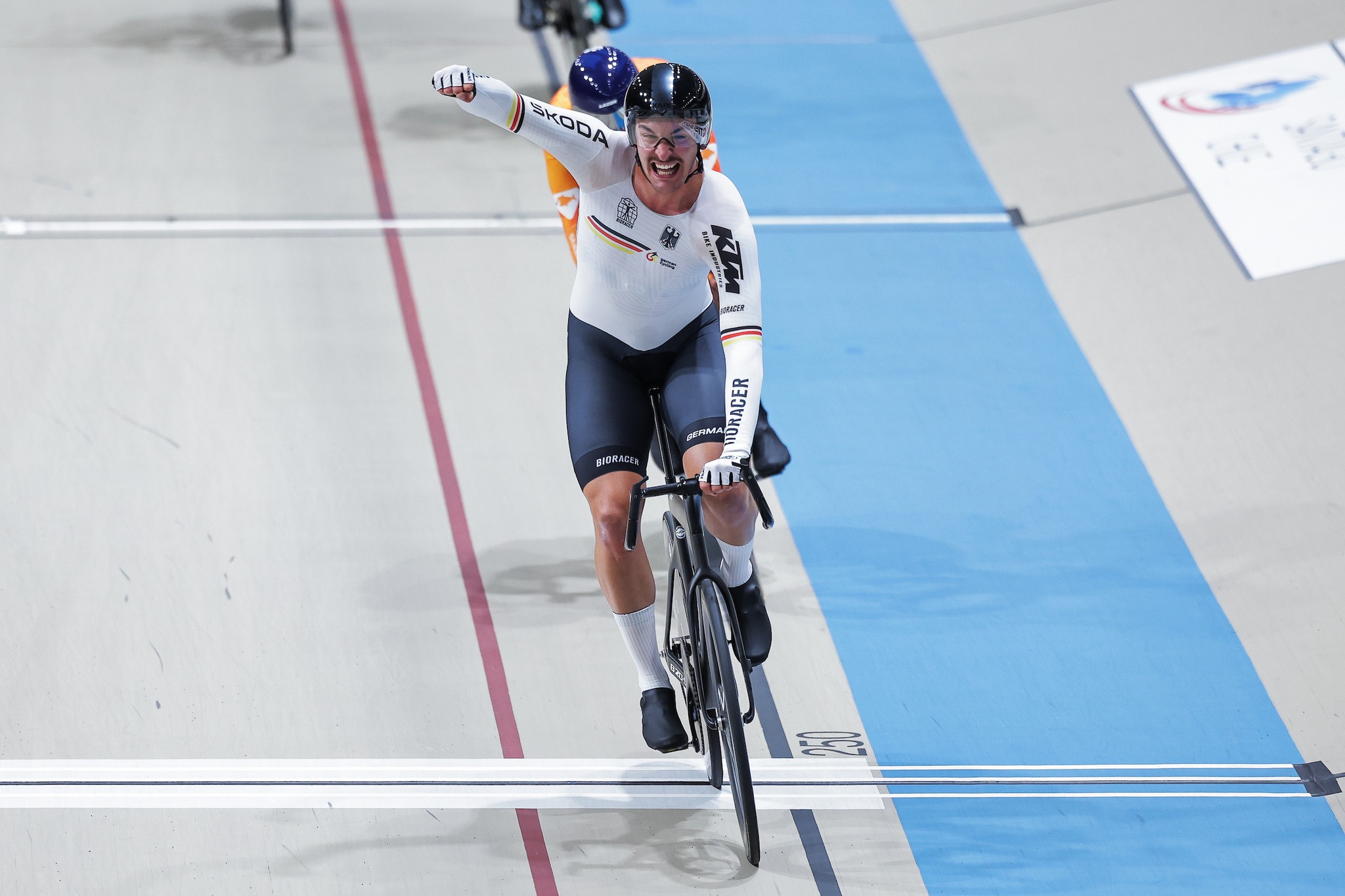 Moritz Augenstein conseguiu uma surpreendente vitória nos Campeonatos do Mundo de Pista