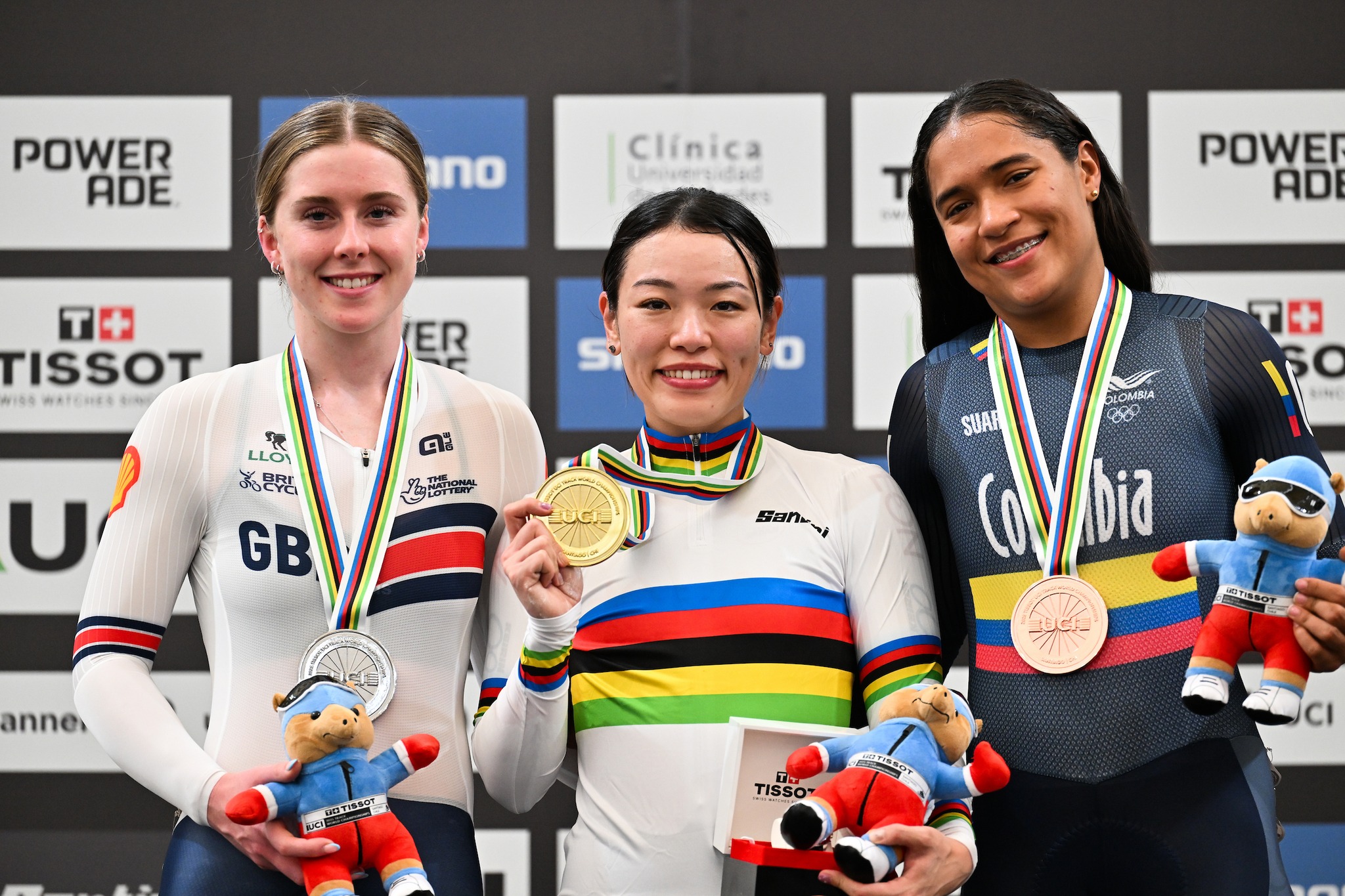 O pódio do Keirin feminino com Emma Finucane, Mina Sato e Stefany Cuadrado (Foto: UCI)