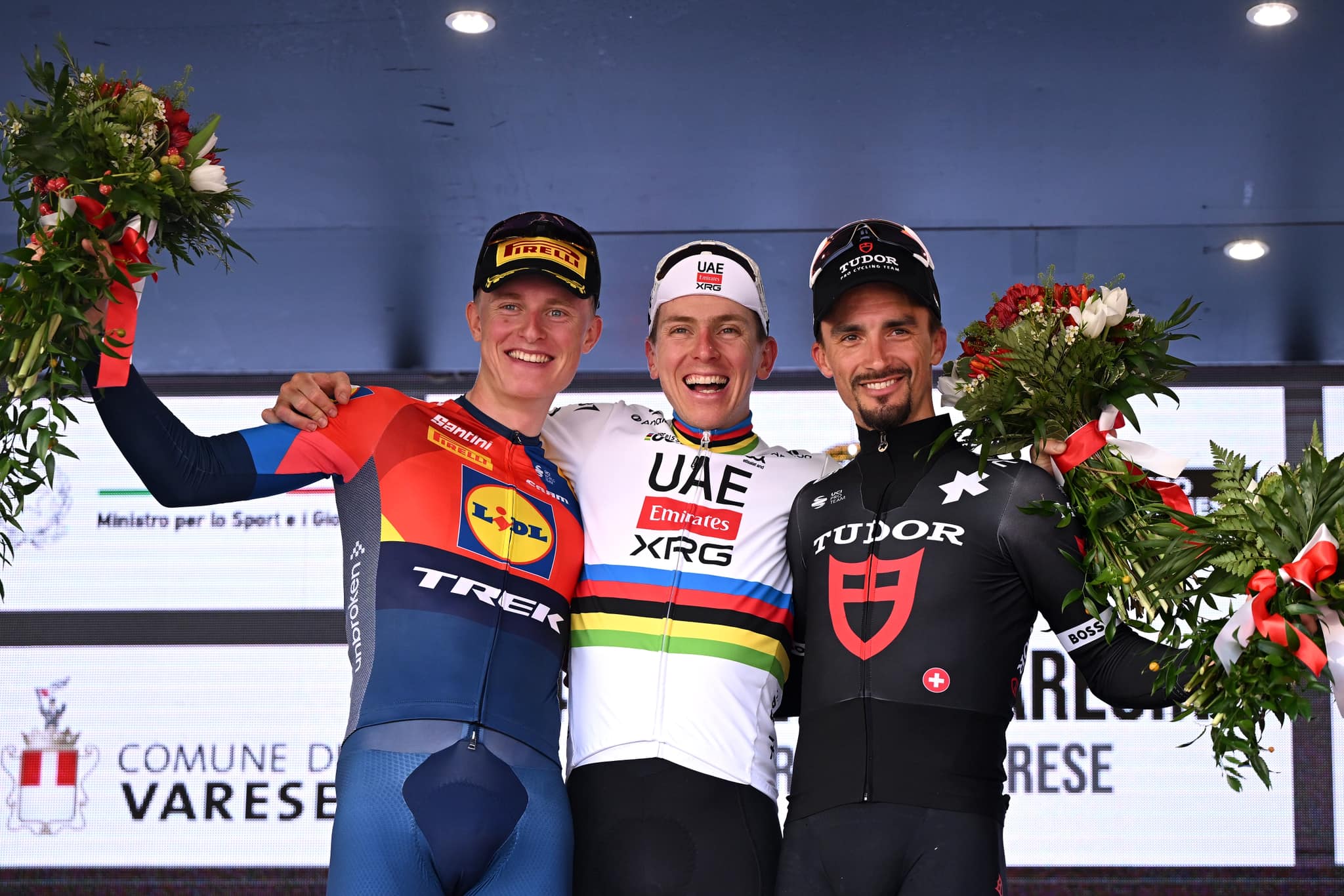 O pódio da Tre Valli Varesine com Albert Philipsen, Tadej Pogacar e Julian Alaphilippe (Foto: Getty Images)